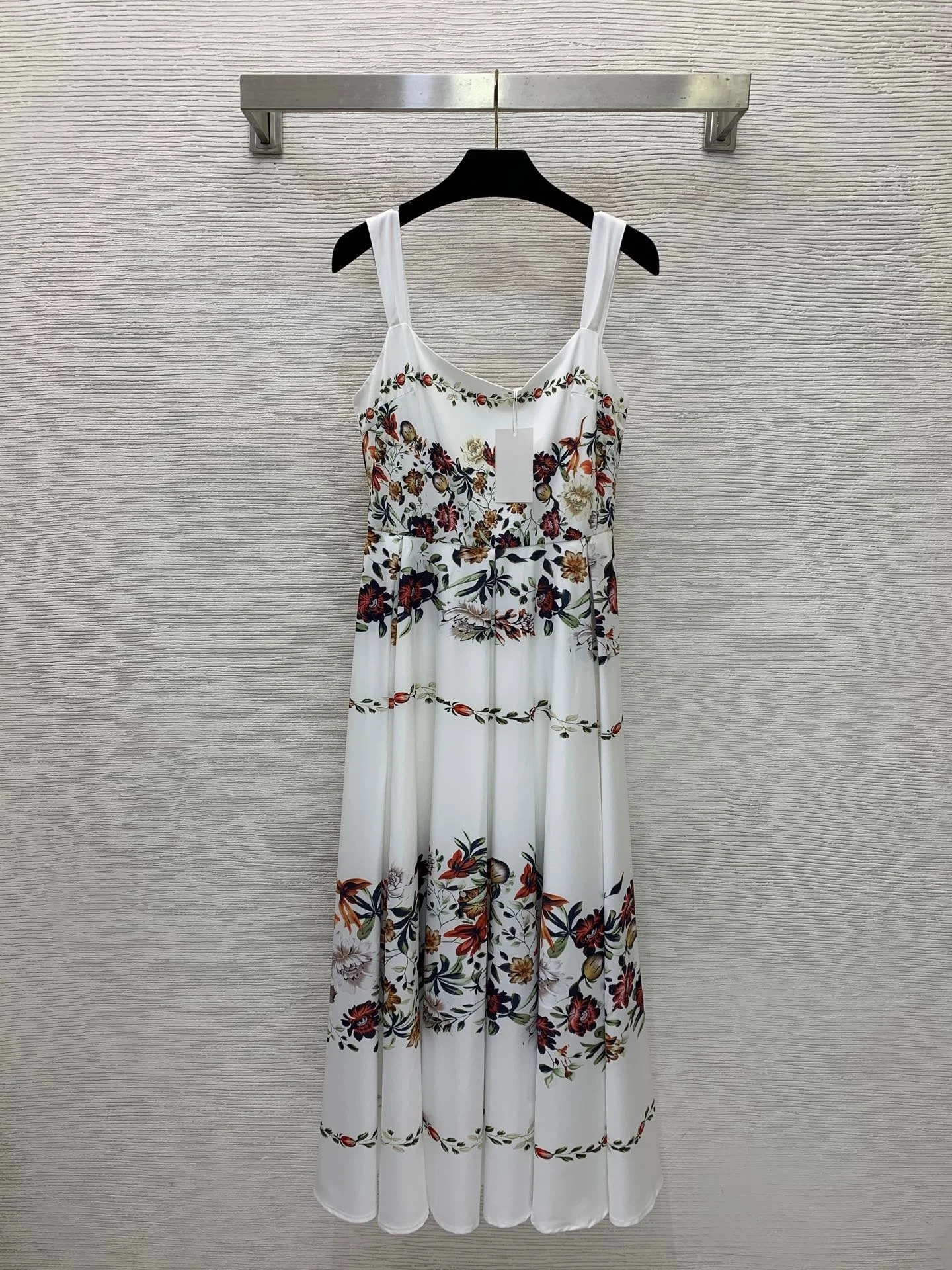 2026 Women's Dress Floral Print Sleeveless Spaghetti Strap Maxi Dress Elegant Summer Casual Flowy Long Dress
2026 Women's Dress Floral Print Sleeveless Spaghetti Strap Maxi Dress Elegant Summer Casual Flowy Long Dress