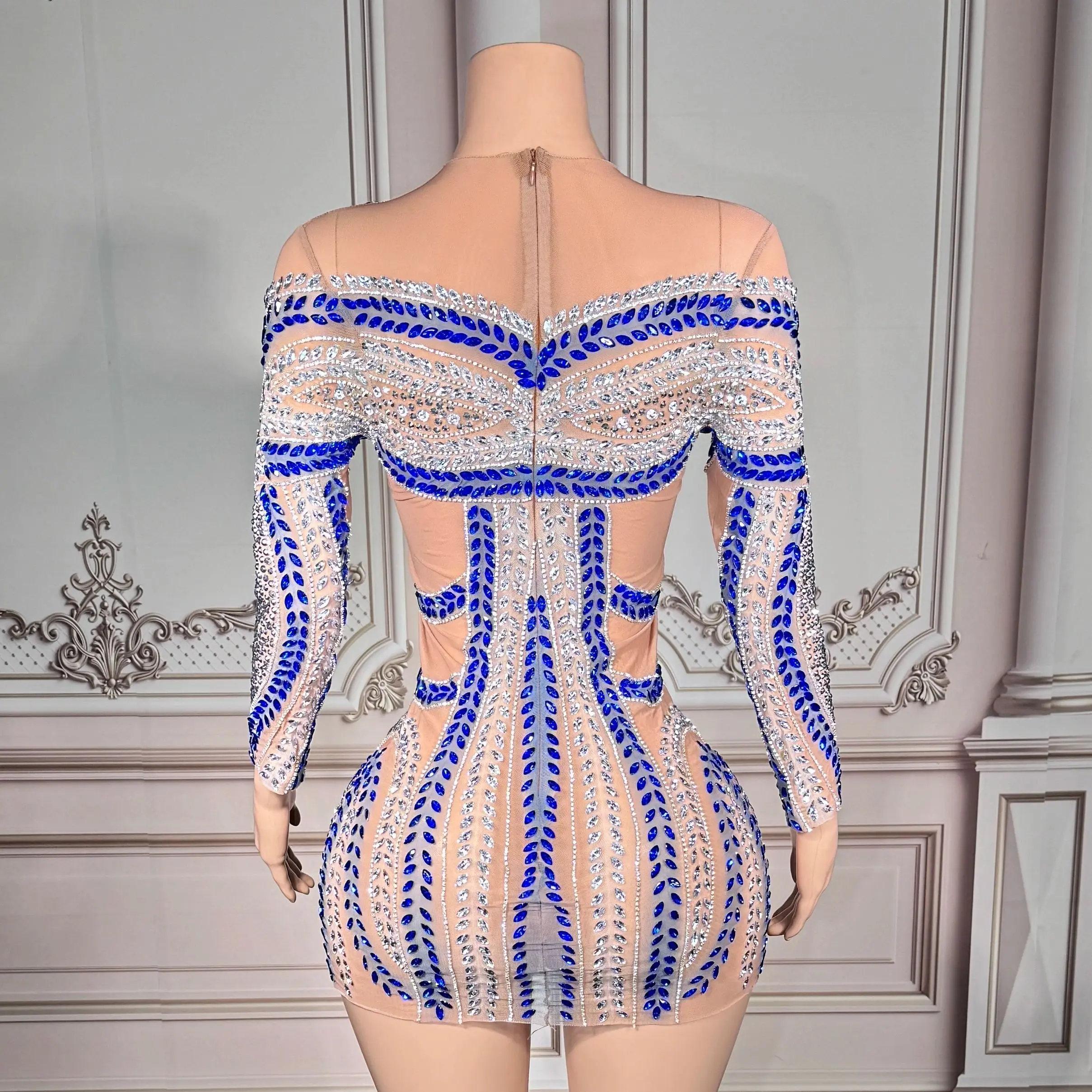 ZD Sophisticated Women’s Asymmetric Mini Dress – Luxury Nightclub Party Dress with Leaf Detailing and Sparkling Rhinestones
ZD Sophisticated Women’s Asymmetric Mini Dress – Luxury Nightclub Party Dress with Leaf Detailing and Sparkling Rhinestones