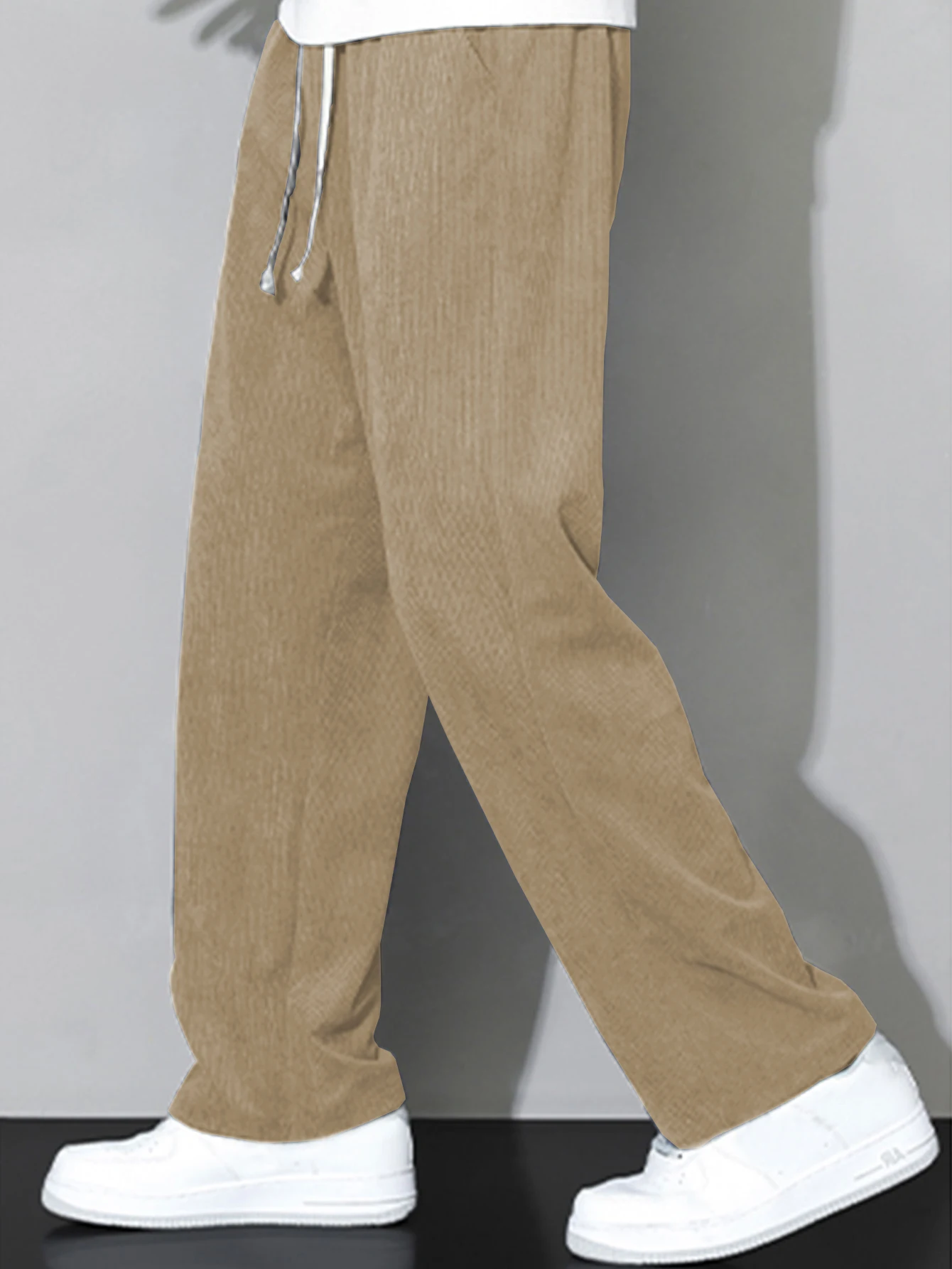 Мужские модные повседневные однотонные вельветовые брюки с длинными рукавами, осенние и зимние брюки, брюки с карманами
Мужские модные повседневные однотонные вельветовые брюки с длинными рукавами, осенние и зимние брюки, брюки с карманами