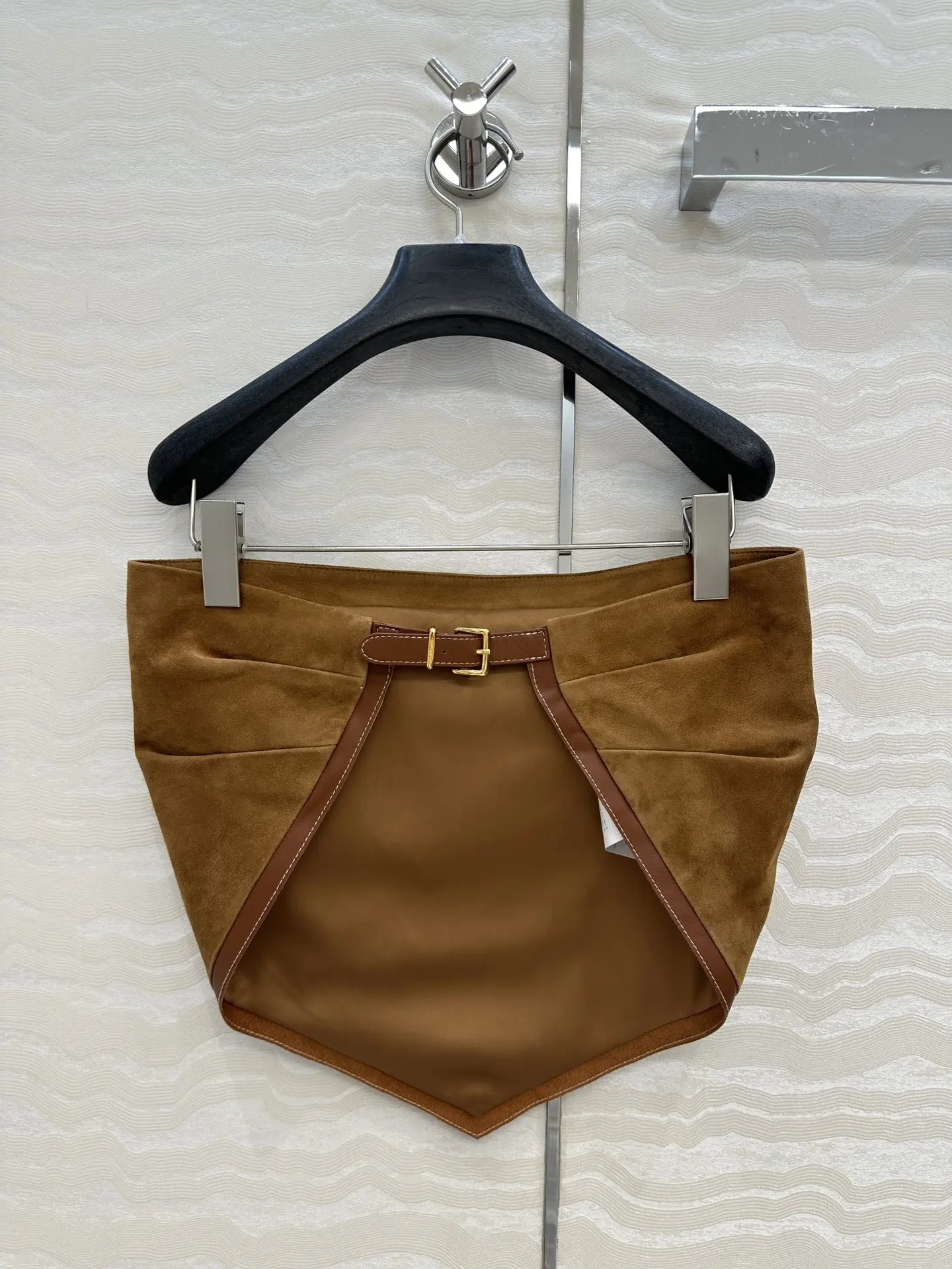 High Quality Spring Summer Women's Casual Fashion Suede Sheepskin Patchwork Letters Backless Sexy Tube Tops JQ035
High Quality Spring Summer Women's Casual Fashion Suede Sheepskin Patchwork Letters Backless Sexy Tube Tops JQ035
