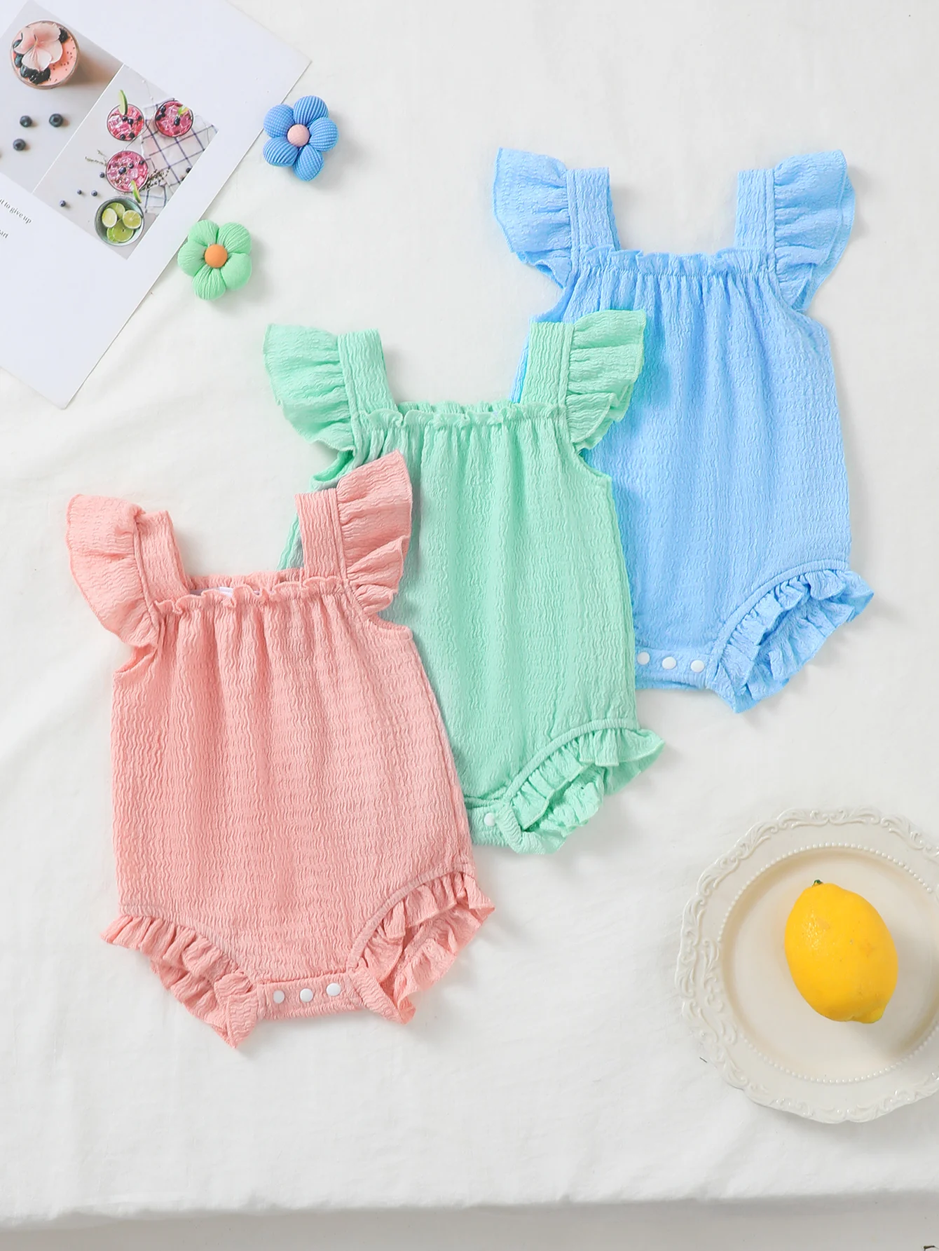 3pcs Baby Girl Pure Color Floral Embroidery Ruffle Hem Square Collar Triangle Romper Set Casual Comfortable Cute for Summer
3pcs Baby Girl Pure Color Floral Embroidery Ruffle Hem Square Collar Triangle Romper Set Casual Comfortable Cute for Summer