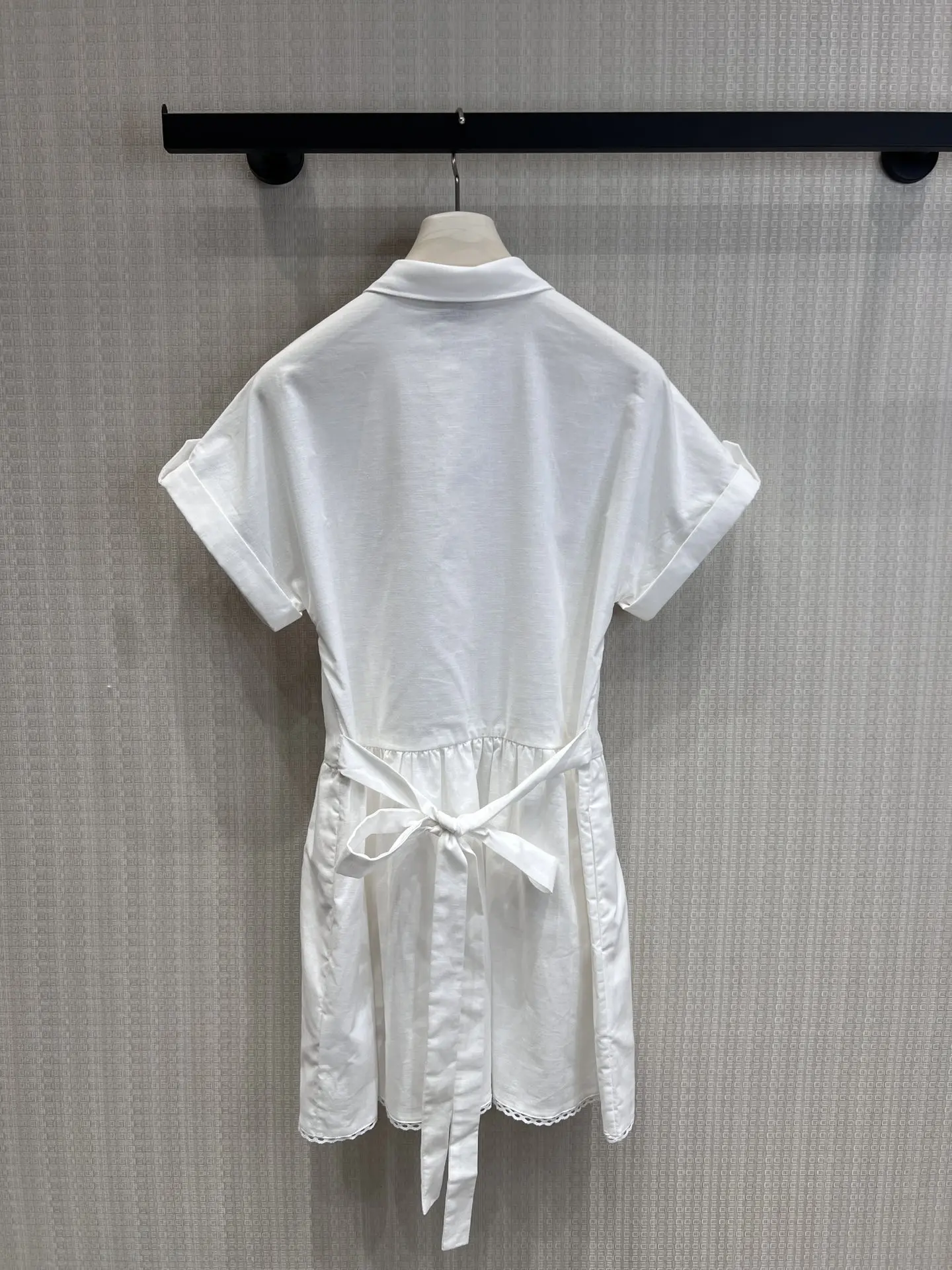 2026 Summer Women's Collared Rolled Sleeve Shirt Dress Back Tie Waist Lace Hem Mini Dress ZX8846
2026 Summer Women's Collared Rolled Sleeve Shirt Dress Back Tie Waist Lace Hem Mini Dress ZX8846