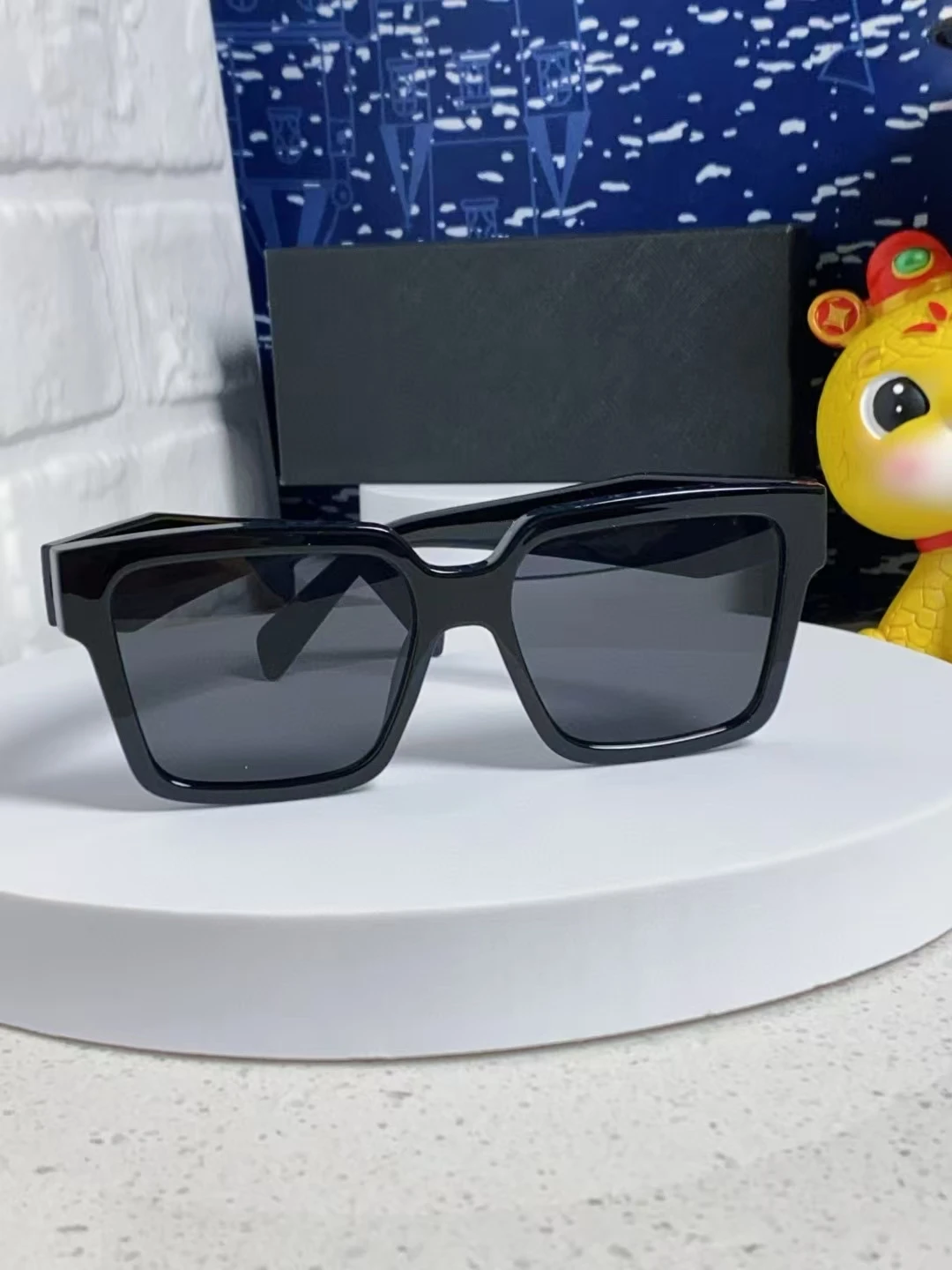 2026 New Black Square Sunglasses Women Men Luxury Acetate Frame UV400 Fashion Shades Oculos De Sol
2026 New Black Square Sunglasses Women Men Luxury Acetate Frame UV400 Fashion Shades Oculos De Sol