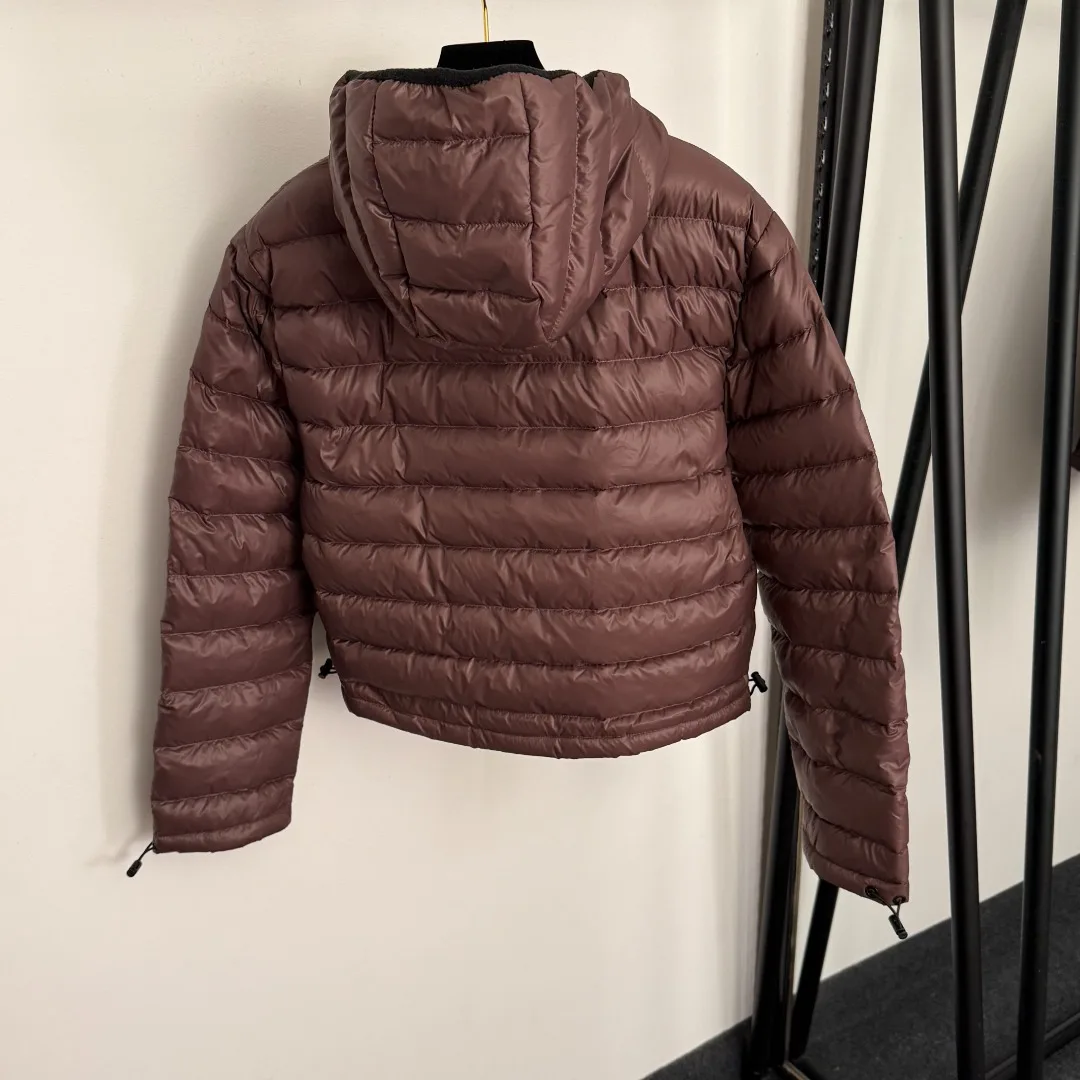 25 autumn/winter new hooded long sleeved down jacket for women's trendy casual style jacket
25 autumn/winter new hooded long sleeved down jacket for women's trendy casual style jacket