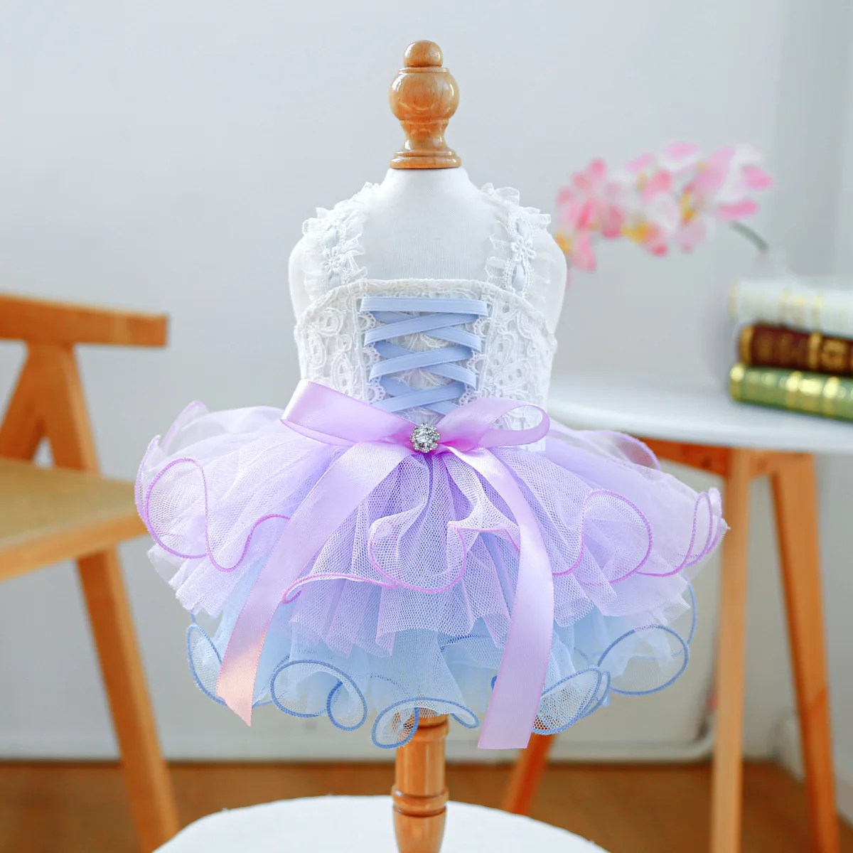 Dog Princess Dress Lace Corset Tulle Skirt – Elegant Gradient Pet Party Outfit
Dog Princess Dress Lace Corset Tulle Skirt – Elegant Gradient Pet Party Outfit