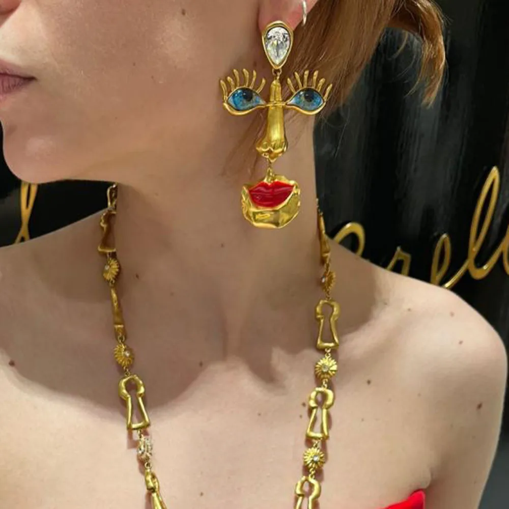 Baroque Style Exaggerated Red Lips With Eyes Dangle Earrings For Women Jewelry Vintage Ethnic Statement Earrings Accessories
Baroque Style Exaggerated Red Lips With Eyes Dangle Earrings For Women Jewelry Vintage Ethnic Statement Earrings Accessories