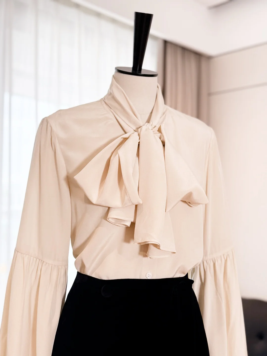 2026 Новая женская шелковая рубашка, французская рубашка, топ с длинными рукавами и лентой, высококачественная свободная рубашка для поездок на работу, бесплатная доставка
2026 Новая женская шелковая рубашка, французская рубашка, топ с длинными рукавами и лентой, высококачественная свободная рубашка для поездок на работу, бесплатная доставка