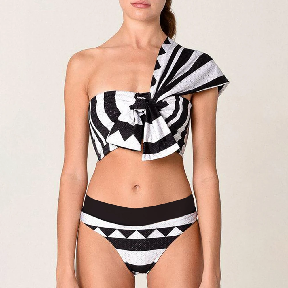 Fashion Striped One Shoulder Swimsuit High Waist Slim Fit Backless Two Piece Bikini Sexy Belly Banded Swimwear 2024
Fashion Striped One Shoulder Swimsuit High Waist Slim Fit Backless Two Piece Bikini Sexy Belly Banded Swimwear 2024