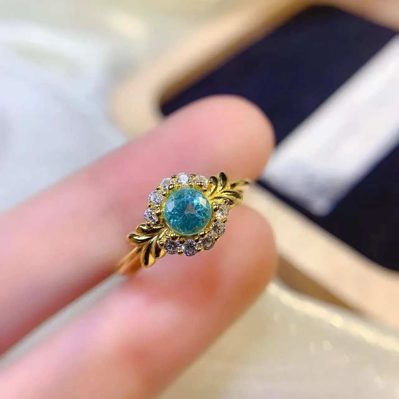 KJJEAXCMY Boutique Jewelry 925 Pure Silver Inlaid with Natural Impurities 5x5mm Apatite Women's Ring Gift for Girlfriend
KJJEAXCMY Boutique Jewelry 925 Pure Silver Inlaid with Natural Impurities 5x5mm Apatite Women's Ring Gift for Girlfriend