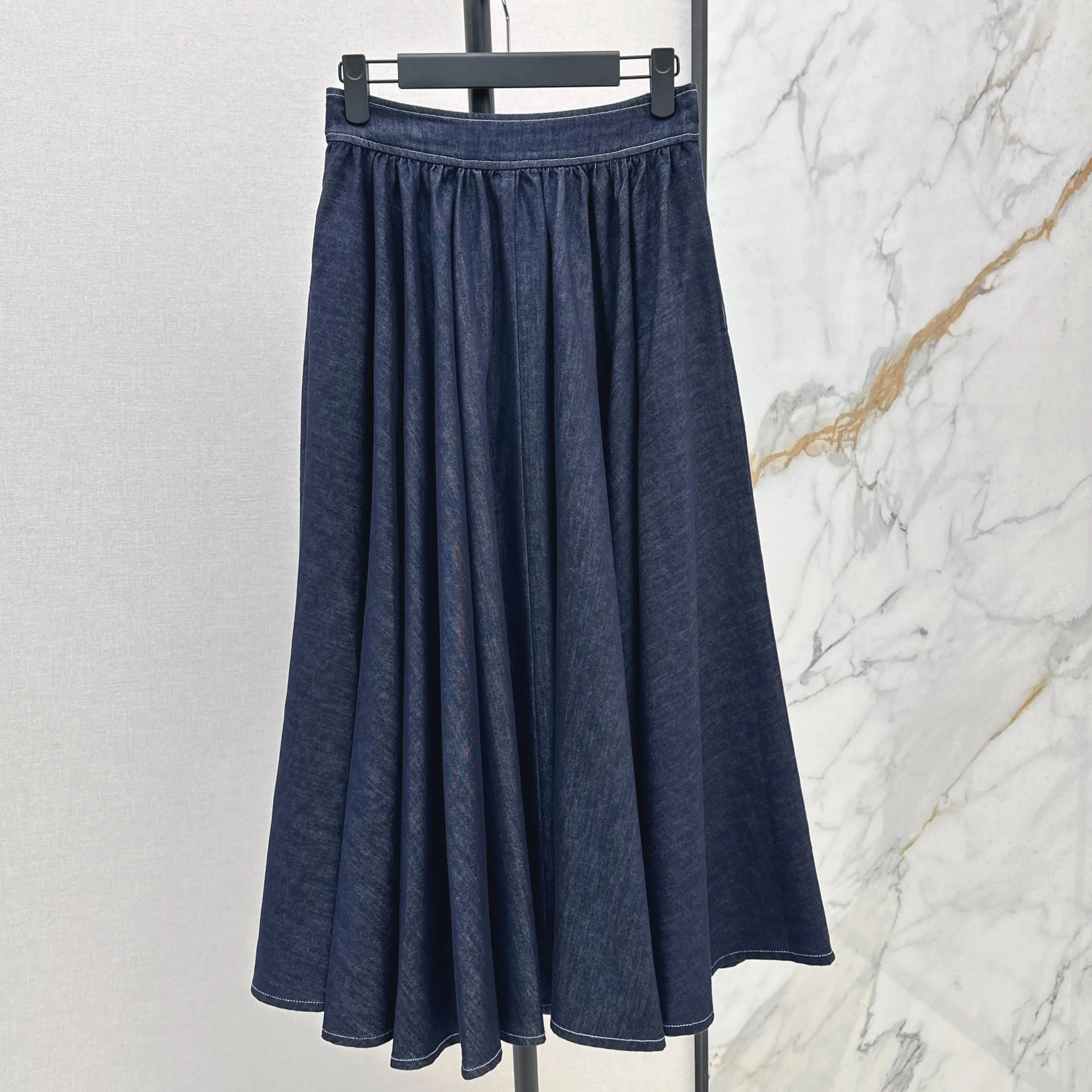 Spring And Summer Latest Breasted Denim Skirt Heavy Washed Denim Pure Cotton Material Retro Color System
Spring And Summer Latest Breasted Denim Skirt Heavy Washed Denim Pure Cotton Material Retro Color System