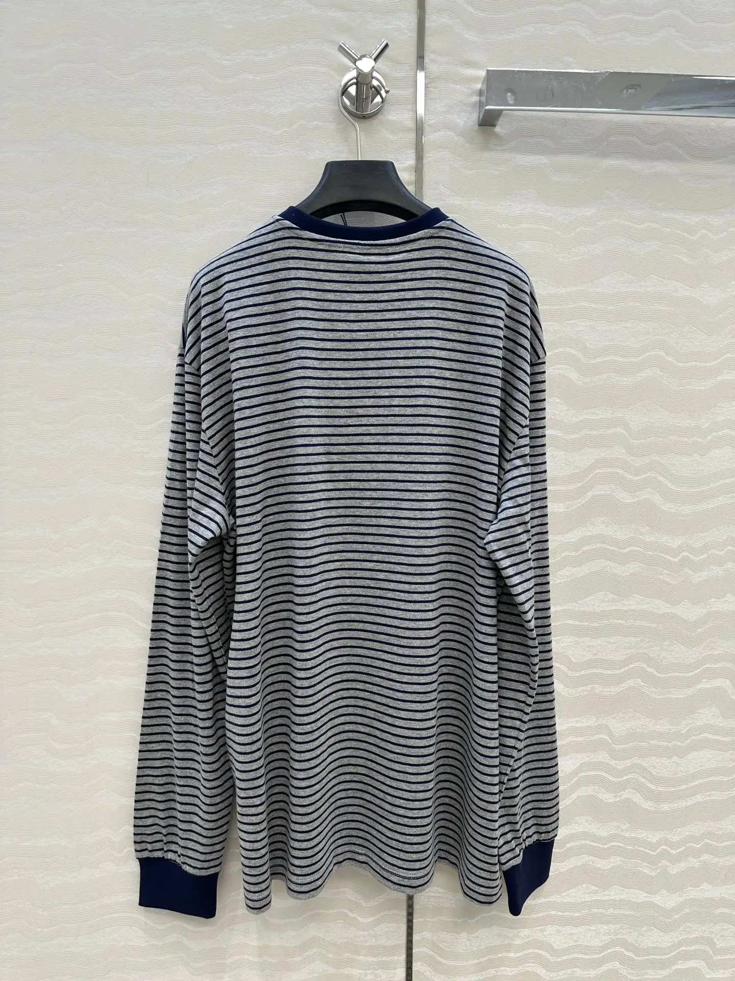 2025 All- season and American Style Screw and Half Zipper Knitted Vest with Small Stand-up Collar
2025 All- season and American Style Screw and Half Zipper Knitted Vest with Small Stand-up Collar