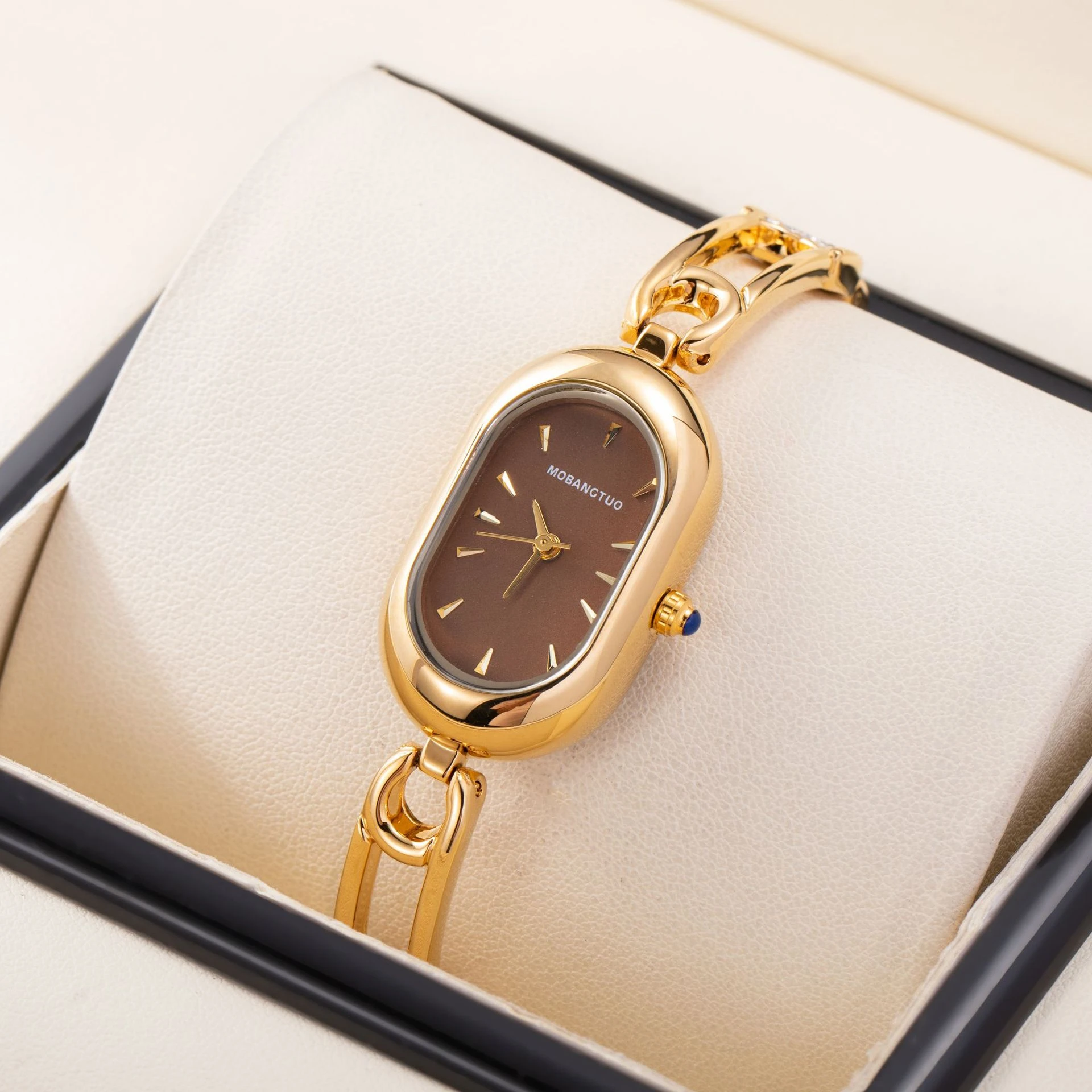Ladies Vintage Luxury Quartz Watch Elongated Alloy Thin Bracelet Track Shape Case Elegant Lady Commuter Versatile Ellipse Watch
Ladies Vintage Luxury Quartz Watch Elongated Alloy Thin Bracelet Track Shape Case Elegant Lady Commuter Versatile Ellipse Watch