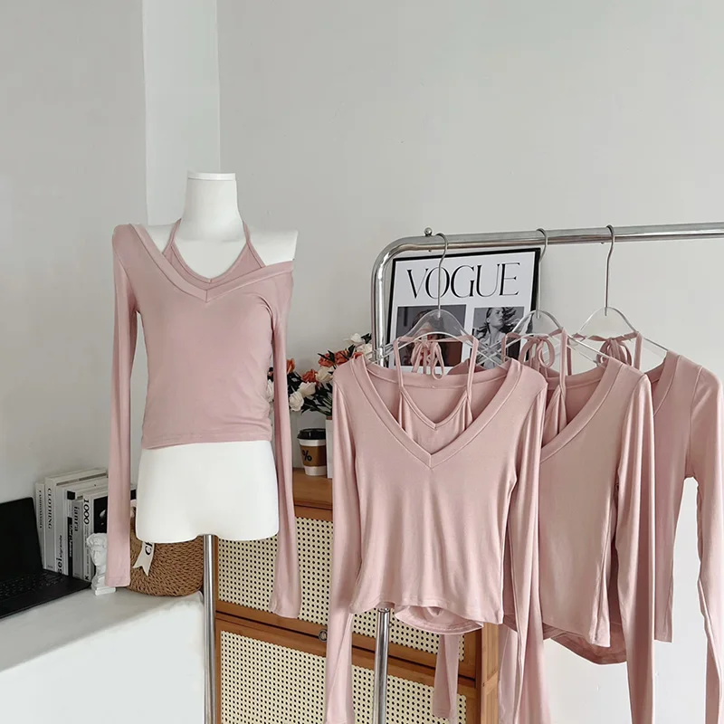 Korean Two Piece Set Y2k Tops V-neck Short T-shirt Women's Spring Autumn Design Sense Sling Tank Top Knitted Long Sleeve
Korean Two Piece Set Y2k Tops V-neck Short T-shirt Women's Spring Autumn Design Sense Sling Tank Top Knitted Long Sleeve