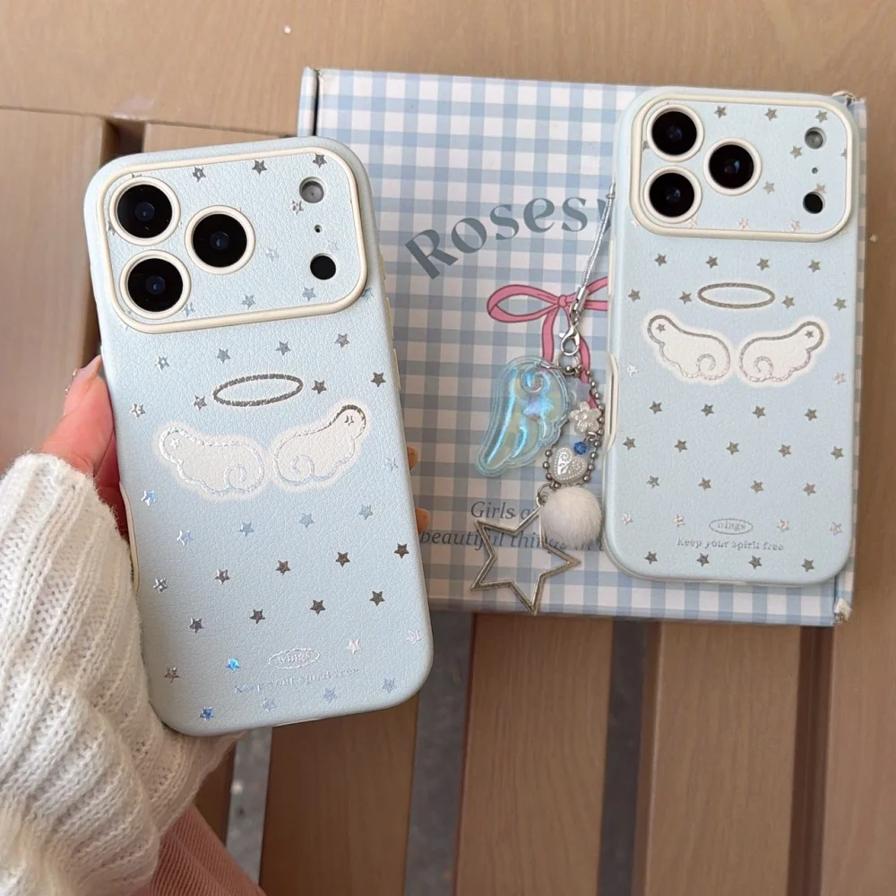 Leather gilt star angel wings mobile phone case, suitable for iPhone14/15/16/17Pro Max, beautiful new shockproof protective case
Leather gilt star angel wings mobile phone case, suitable for iPhone14/15/16/17Pro Max, beautiful new shockproof protective case