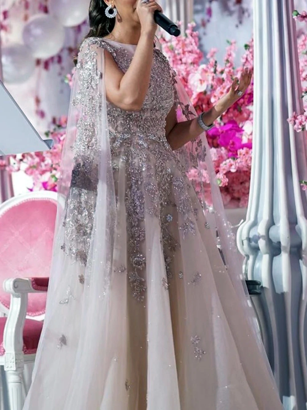 Saudi Arabic Blush Pink Beaded Lace Evening Dresses With Cloak Luxury A-line Modest Long Prom Formal Party Gowns Vestidos
Saudi Arabic Blush Pink Beaded Lace Evening Dresses With Cloak Luxury A-line Modest Long Prom Formal Party Gowns Vestidos