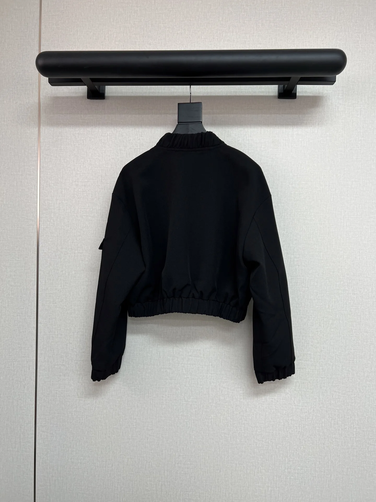 Высококачественная осенне-зимняя женская короткая куртка с воротником-стойкой на талии SU181
Высококачественная осенне-зимняя женская короткая куртка с воротником-стойкой на талии SU181