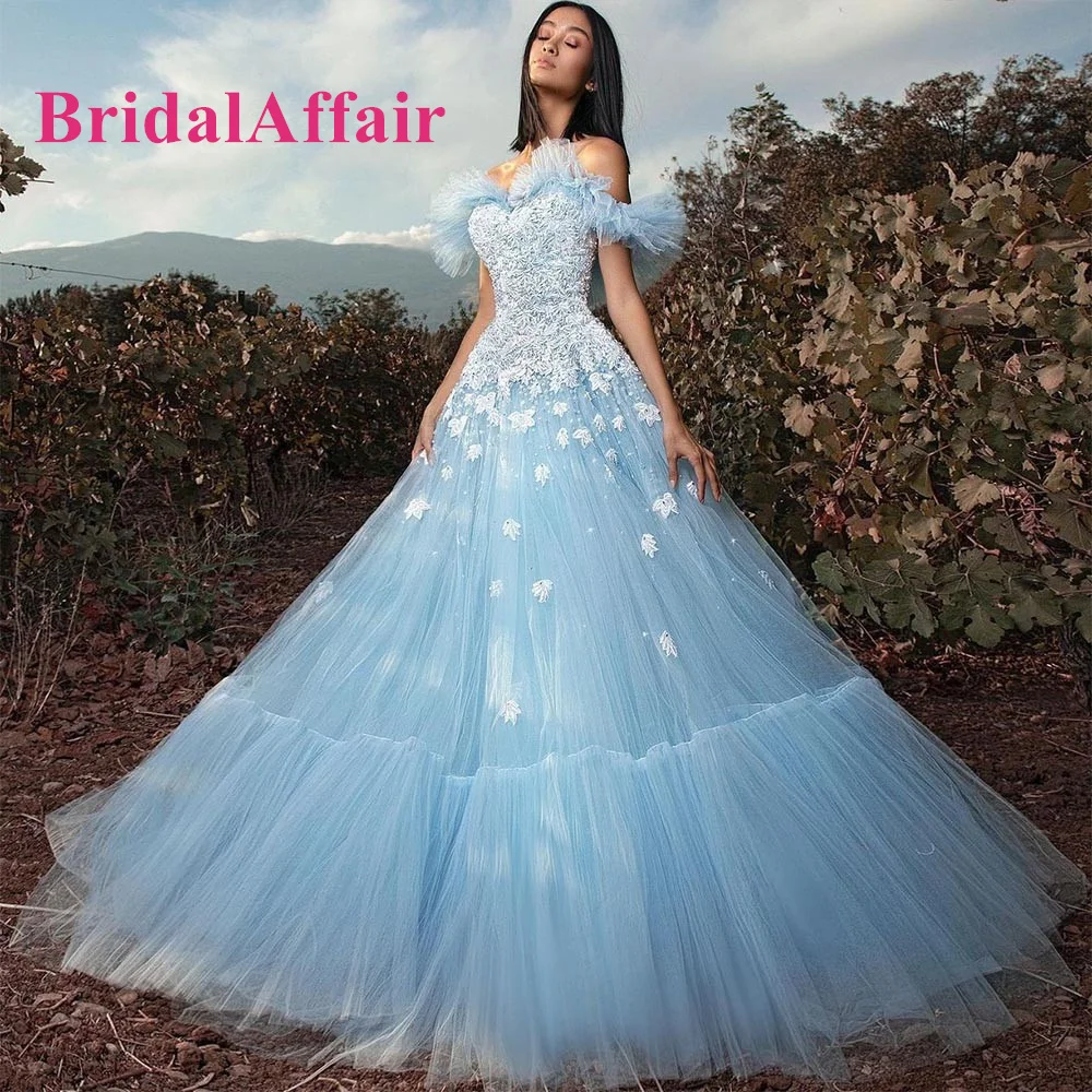 BridalAffair Blue 3D Flowers Lace Appliques Long Prom Dresses Off the Shoulder A-Line Pleat Evening Dress Wedding Party Gowns
BridalAffair Blue 3D Flowers Lace Appliques Long Prom Dresses Off the Shoulder A-Line Pleat Evening Dress Wedding Party Gowns