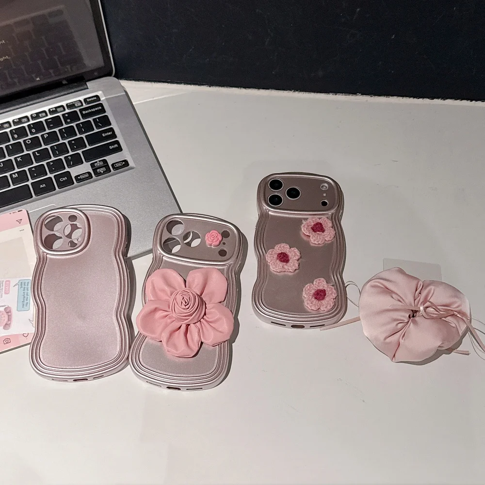 Sweet and simple flower phone case, suitable for iPhone 13/12/14/15/16/17 Pro Max, niche and cute new shockproof protective case
Sweet and simple flower phone case, suitable for iPhone 13/12/14/15/16/17 Pro Max, niche and cute new shockproof protective case