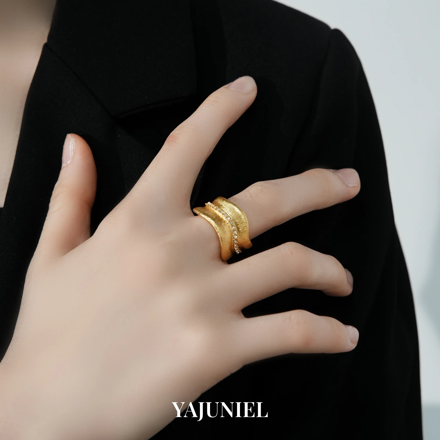 YAJUNIEL 24K Real Gold Plated Brushed Leaf Open Ring for Women Hypoallergenic Brass Adjustable Statement Ring Jewelry Gift
YAJUNIEL 24K Real Gold Plated Brushed Leaf Open Ring for Women Hypoallergenic Brass Adjustable Statement Ring Jewelry Gift