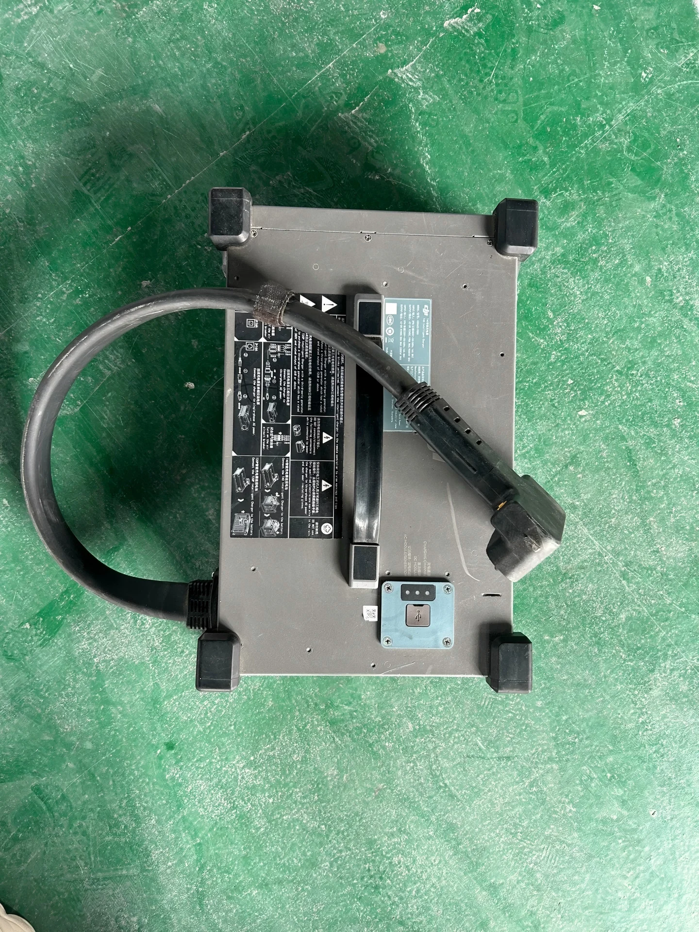 Agras T40 Intelligent Battery Charger used for DJI Agricultural Drone Spray Equipment UAV Accessories
Agras T40 Intelligent Battery Charger used for DJI Agricultural Drone Spray Equipment UAV Accessories