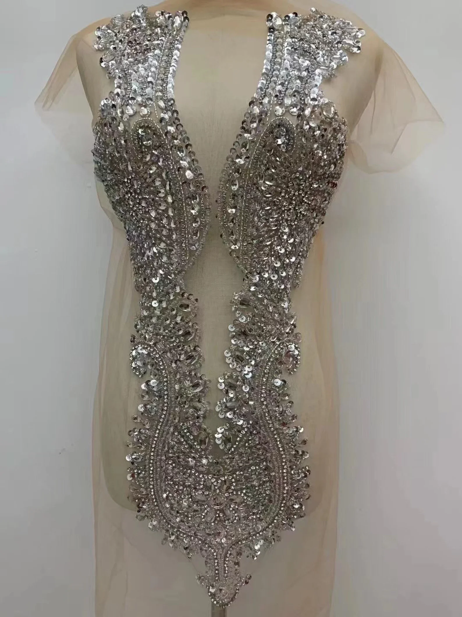 Silver Rhinestone Bodysuit Applique, Handcrafted Crystal Corset Applique, Crystal Applique For Dress, Rhinestone Applique
Silver Rhinestone Bodysuit Applique, Handcrafted Crystal Corset Applique, Crystal Applique For Dress, Rhinestone Applique