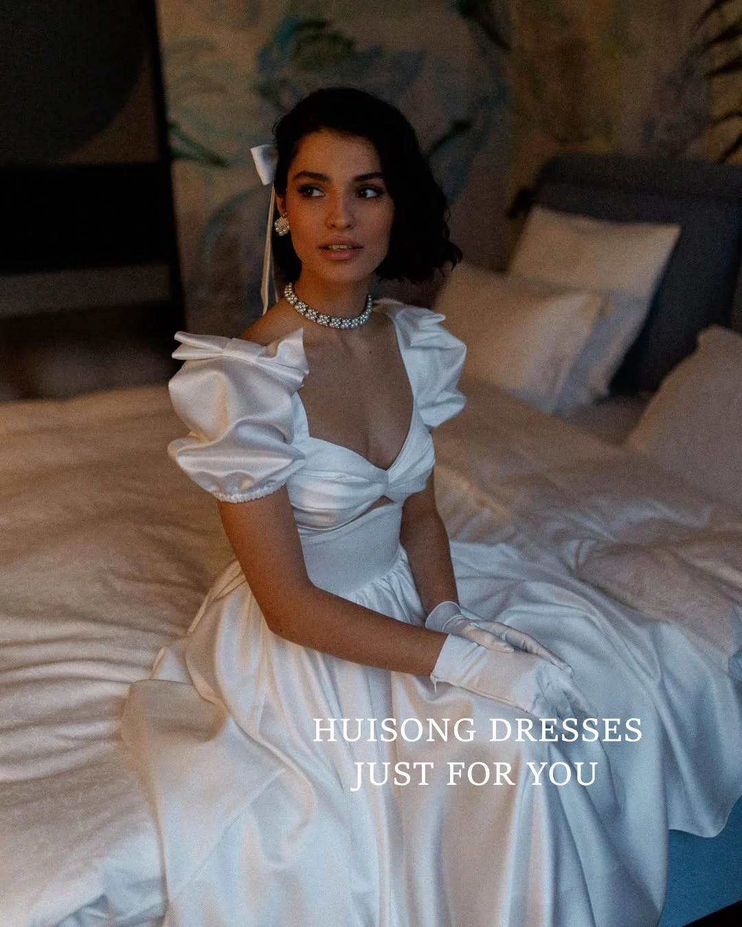 HUISONG Customized Vestidos De Novia Midi Satin Wedding Dresses with Bow Sweetheart A-Line Tea-Length Beach Civil Bridal Gown
HUISONG Customized Vestidos De Novia Midi Satin Wedding Dresses with Bow Sweetheart A-Line Tea-Length Beach Civil Bridal Gown