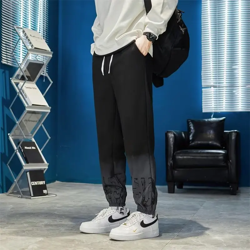 Мужские повседневные спортивные брюки-джоггеры 2026 года: градиентные, быстросохнущие, весенне-летние, модные, прямого кроя, свободные, для повседневной носки
Мужские повседневные спортивные брюки-джоггеры 2026 года: градиентные, быстросохнущие, весенне-летние, модные, прямого кроя, свободные, для повседневной носки