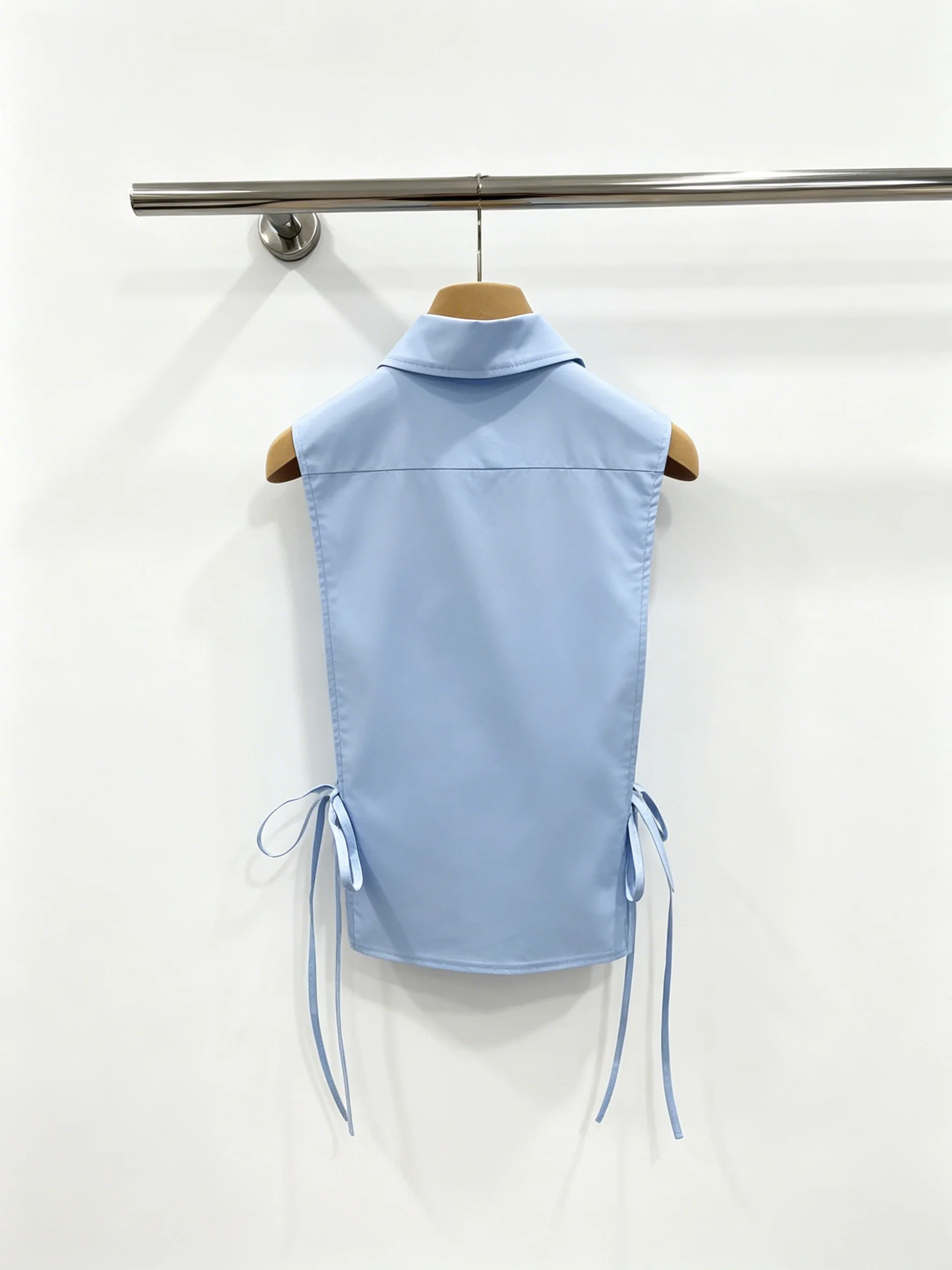 2026 New Women Sleeveless Button Down Shirt Size M L Slim Fit Light Blue Side Drawstring Casual Blouse 008
2026 New Women Sleeveless Button Down Shirt Size M L Slim Fit Light Blue Side Drawstring Casual Blouse 008