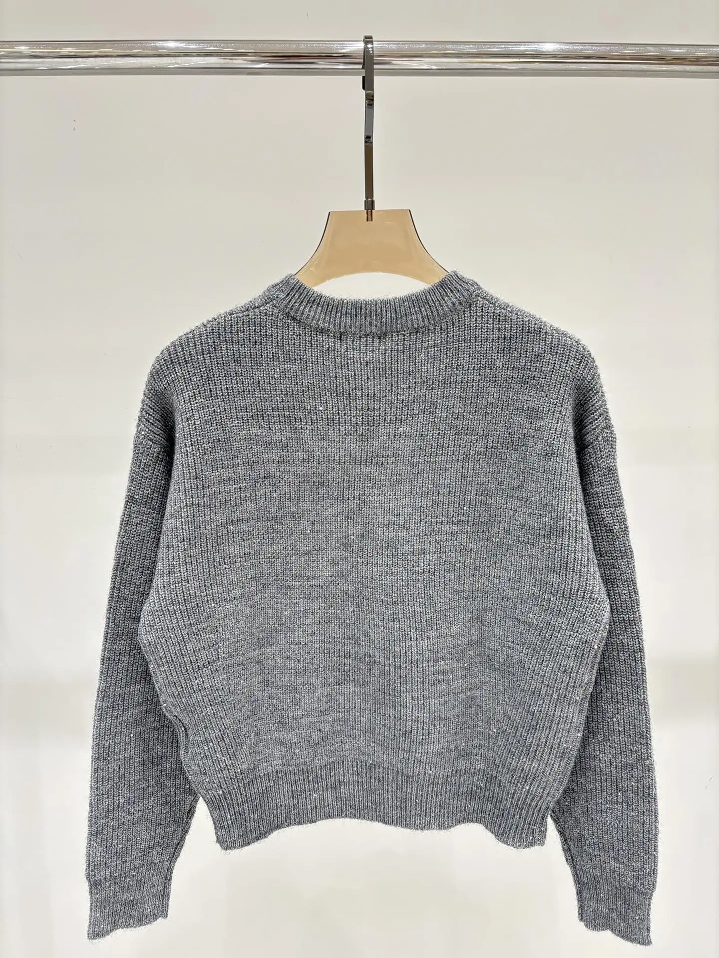 Early Autumn New Style Ladies Round Neck Thick Needle Simple Sequins Adornment Casual Knit Long Sleeve
Early Autumn New Style Ladies Round Neck Thick Needle Simple Sequins Adornment Casual Knit Long Sleeve