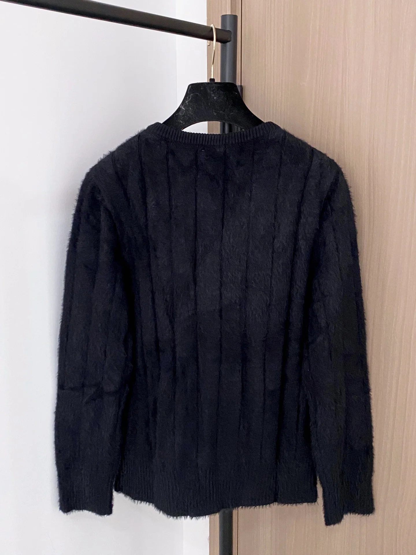 2025 Autumn And Winter New Woman Clothe Button Embellishment Cardigan Sweater Black And Coffee Color Warm And Slim
2025 Autumn And Winter New Woman Clothe Button Embellishment Cardigan Sweater Black And Coffee Color Warm And Slim