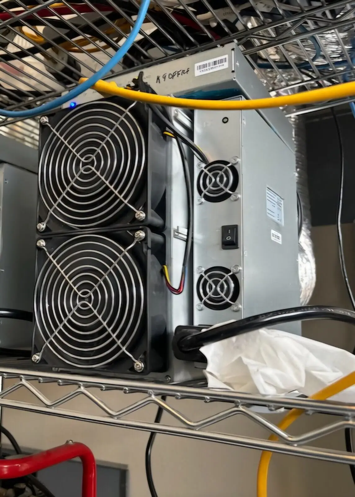 Купите 2 и получите 1 бесплатно WindMiner K9 10.3TH 3300 Вт Kaspa Miner In-hand
Купите 2 и получите 1 бесплатно WindMiner K9 10.3TH 3300 Вт Kaspa Miner In-hand