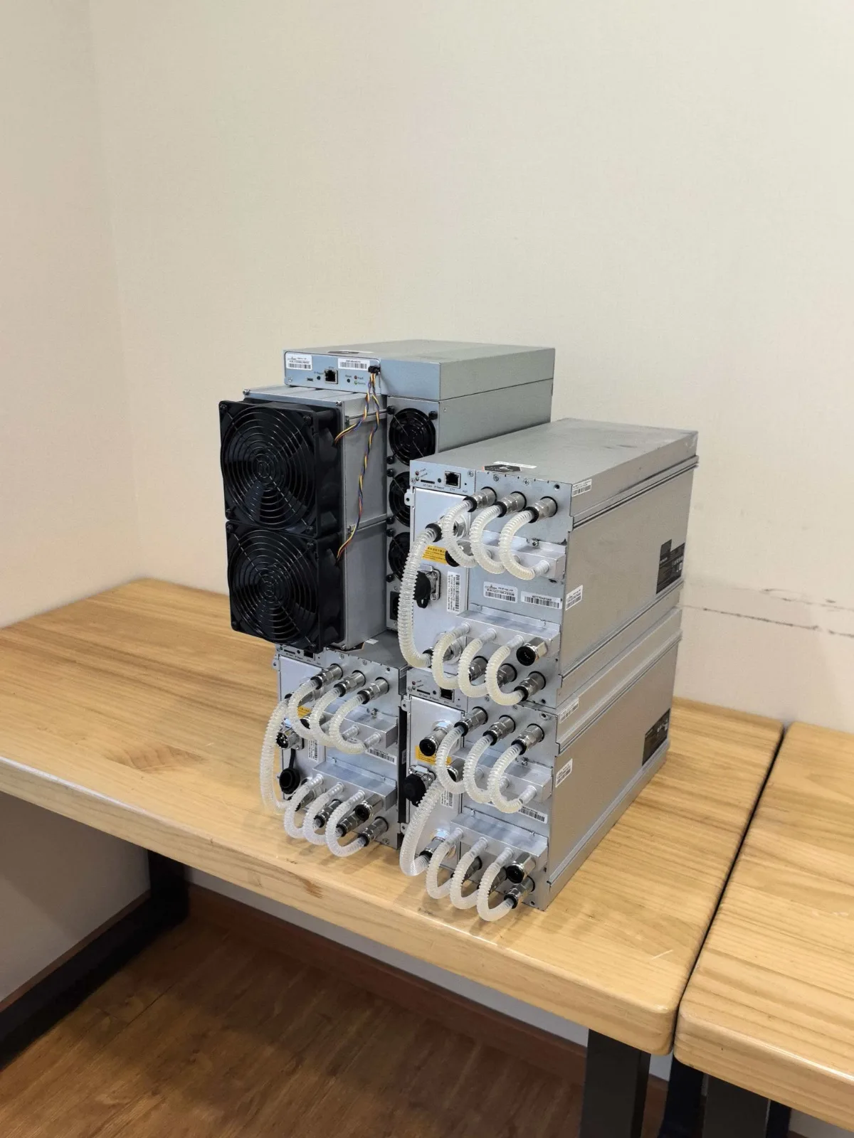 Buy 3 get 2 free Bitmain Antminer S21j XP Hyd 495Th/s 5940W Bitcoin Miner Hydro Cooling
Buy 3 get 2 free Bitmain Antminer S21j XP Hyd 495Th/s 5940W Bitcoin Miner Hydro Cooling