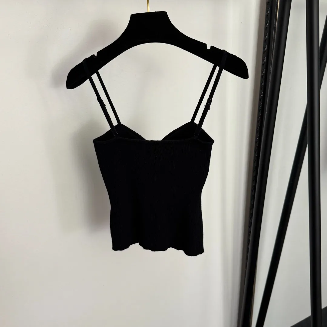 26 Early Spring New Knitted Tank Top Women's Trendy Fashion strapless Knitted Tank Top
26 Early Spring New Knitted Tank Top Women's Trendy Fashion strapless Knitted Tank Top