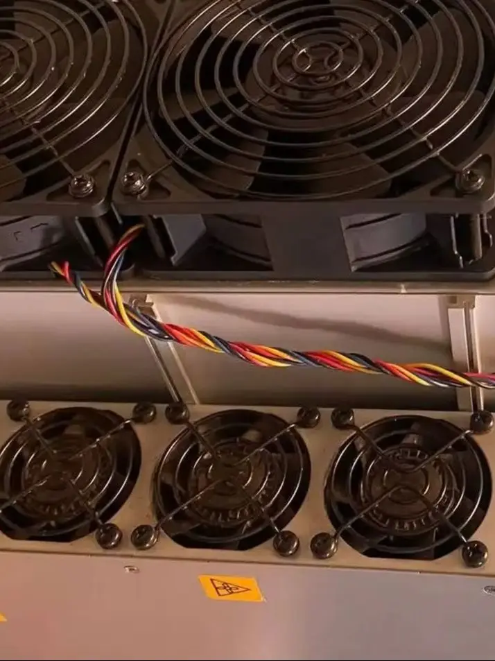 Pinecone Matches INIBOX PRO 2.4Gh/s 1280W Initverse Miner
Pinecone Matches INIBOX PRO 2.4Gh/s 1280W Initverse Miner