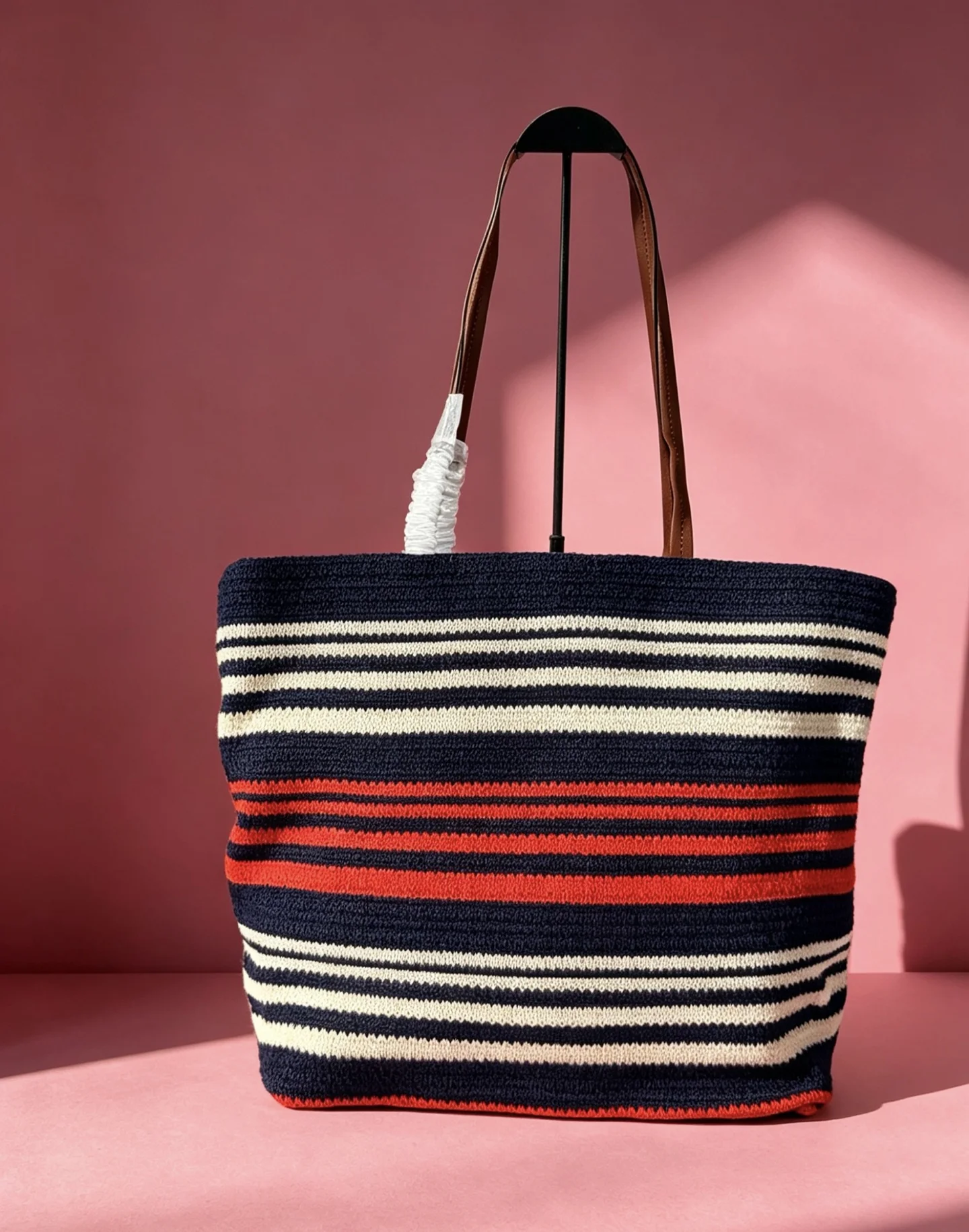Famous Luxury Designers Bag Fashion New Women's Bag 32X16X27CM Woven Bag Striped Handbag Tote Bag No Box
Famous Luxury Designers Bag Fashion New Women's Bag 32X16X27CM Woven Bag Striped Handbag Tote Bag No Box