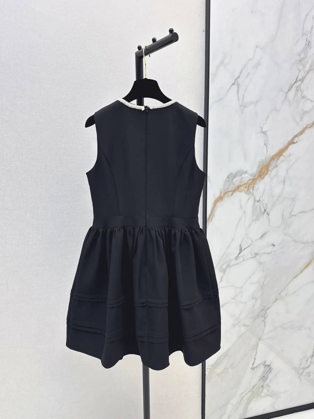 2026 Summer Women's Beaded Round Neck Waist-Cinching Sleeveless Dress Layered Pleated Slim Fit A-Line Mini Dress ZX148
2026 Summer Women's Beaded Round Neck Waist-Cinching Sleeveless Dress Layered Pleated Slim Fit A-Line Mini Dress ZX148