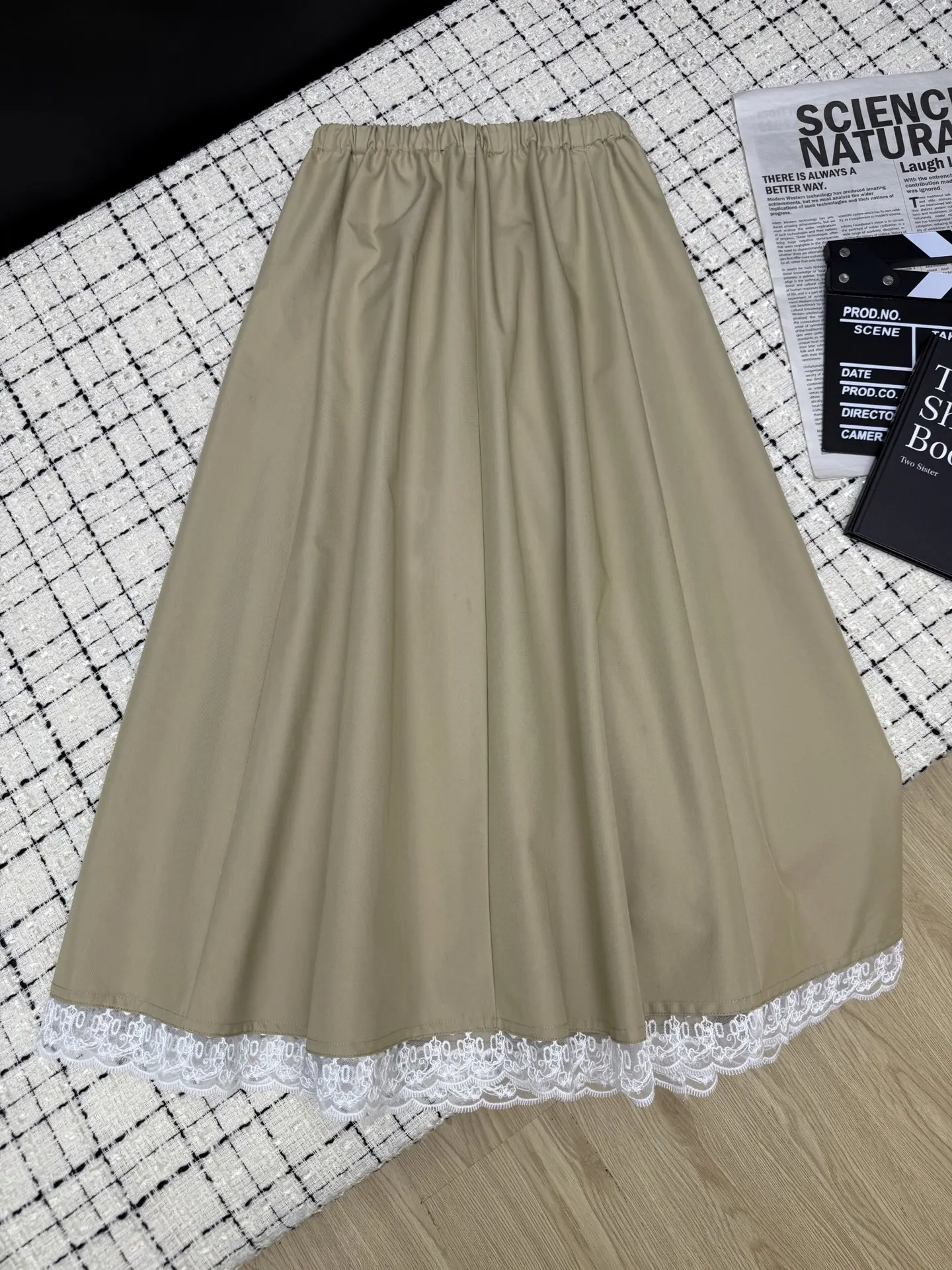 Women New Style Skirt Summer Fashion Embroidery Simple Loose Casual Drawstring Stitching Color Collision Women Skirt 2025
Women New Style Skirt Summer Fashion Embroidery Simple Loose Casual Drawstring Stitching Color Collision Women Skirt 2025