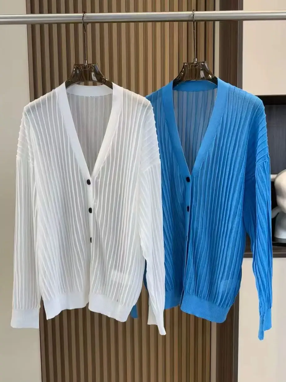 Casual Soft breathable vertical striped knit cardigan
Casual Soft breathable vertical striped knit cardigan