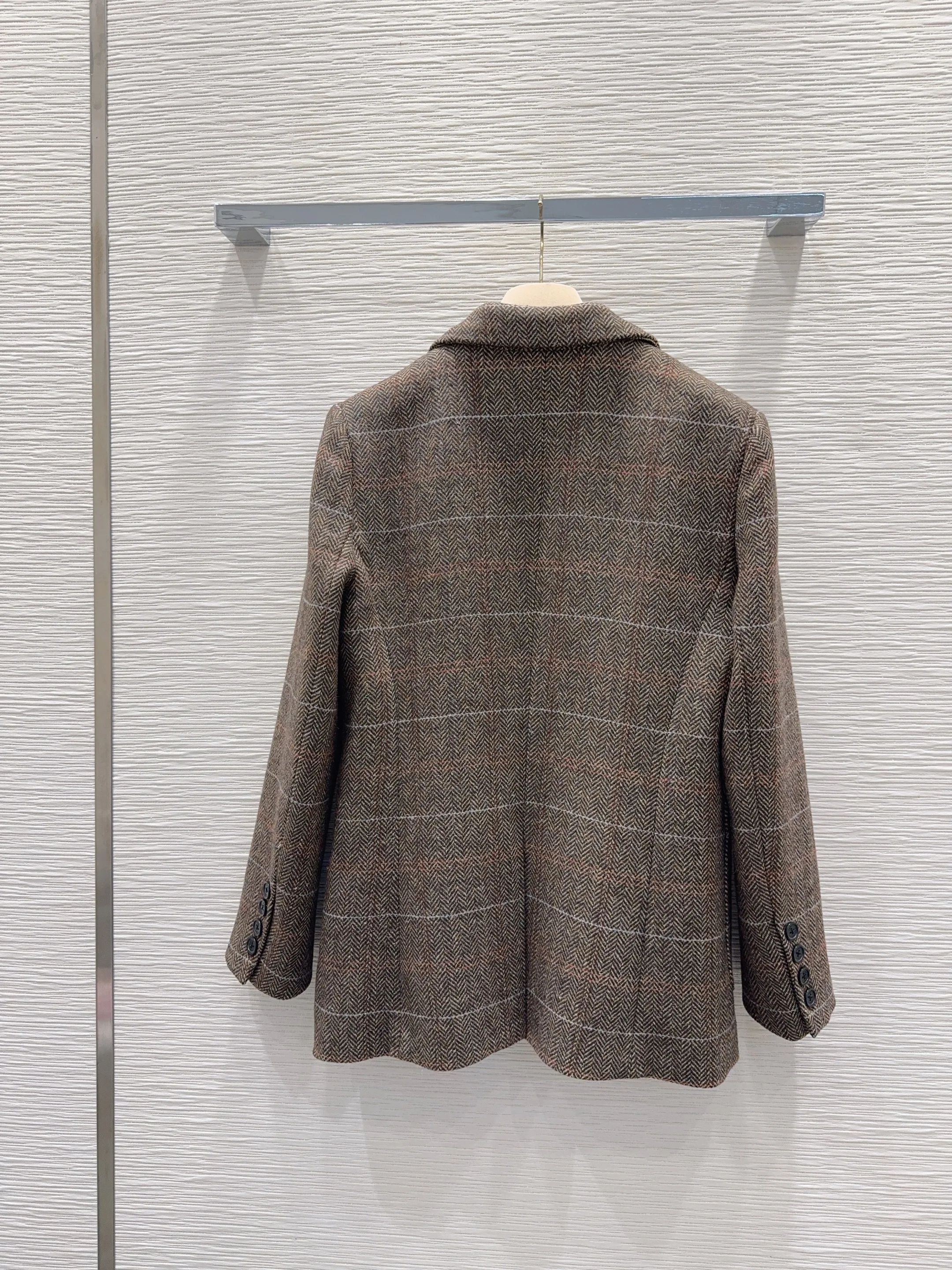 2025 New and Fashionable High Quality Ribbed Three-dimensional Cut Single-breasted Suit
2025 New and Fashionable High Quality Ribbed Three-dimensional Cut Single-breasted Suit