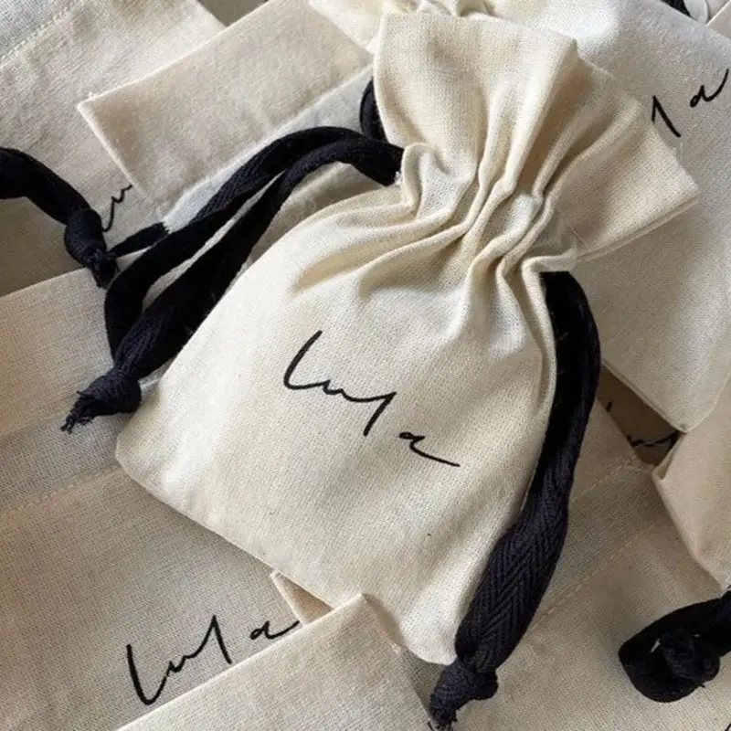 100pcs/Lot Wholesale Custom Printed Logo Wedding Gifts Packaging Cotton Canvas Drawstring Bag Portable Pouch Large Capacity
100pcs/Lot Wholesale Custom Printed Logo Wedding Gifts Packaging Cotton Canvas Drawstring Bag Portable Pouch Large Capacity