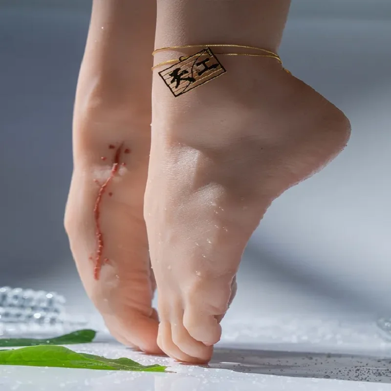 Custom-made realistic silicone foot model TG39 lifelike mature female foot perfect for foot fetishists showcasing Film Display
Custom-made realistic silicone foot model TG39 lifelike mature female foot perfect for foot fetishists showcasing Film Display