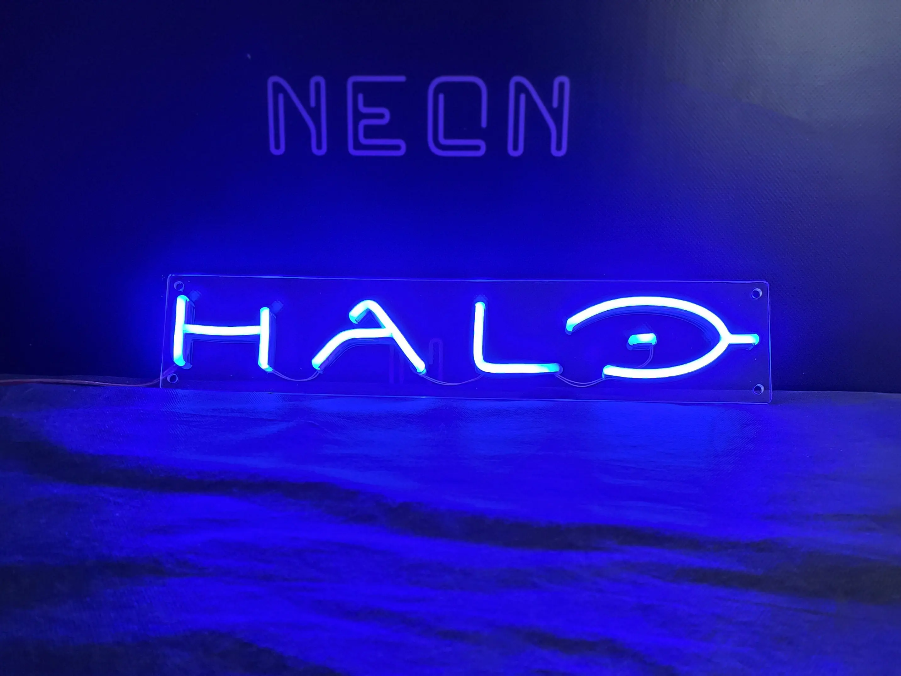 HALO Неоновая вывеска Настенная комната Декор спальни Свадебная вечеринка Праздничный бар Декоративная лампа Неоновый ночник
HALO Неоновая вывеска Настенная комната Декор спальни Свадебная вечеринка Праздничный бар Декоративная лампа Неоновый ночник