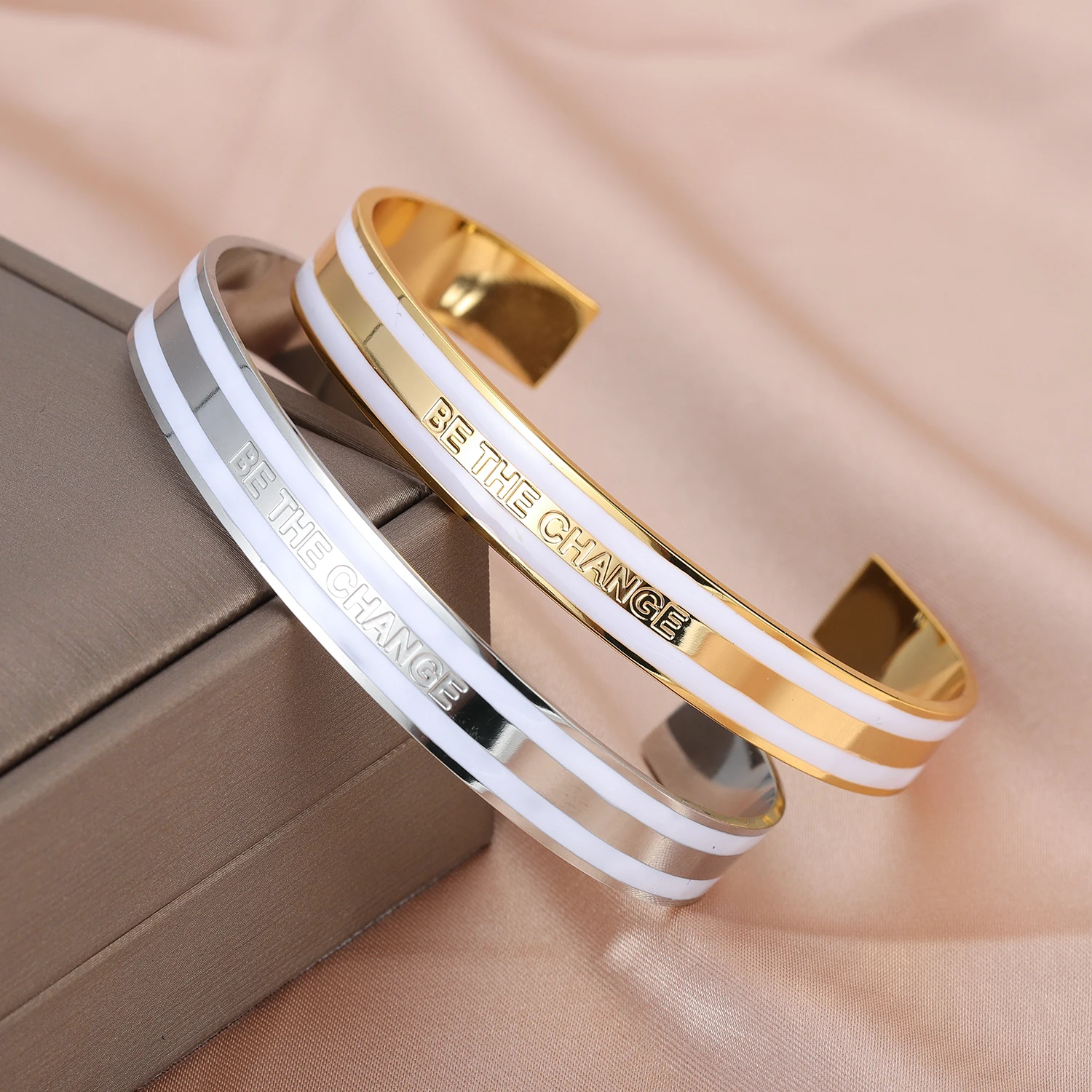 Qitian Custom Enamel Bracelet With Your Name Personalised Stainless Steel Name Bracelet For Women Colored Jewelry Gift
Qitian Custom Enamel Bracelet With Your Name Personalised Stainless Steel Name Bracelet For Women Colored Jewelry Gift