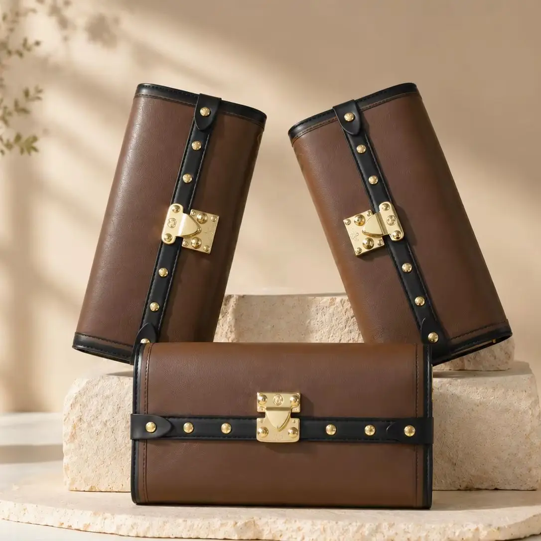 2026 New Wallet Metal Buckle Card Holder Plaid Coin Purse Pvc Cowhide down details 21×10cm
2026 New Wallet Metal Buckle Card Holder Plaid Coin Purse Pvc Cowhide down details 21×10cm
