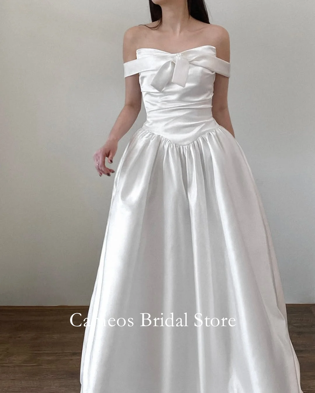 SONDR Simple Customized Wedding Dresses Short Sleeves Sweetheart Korea SatinCorset A-Line Brides Gowns Women Bridal Dresses
SONDR Simple Customized Wedding Dresses Short Sleeves Sweetheart Korea SatinCorset A-Line Brides Gowns Women Bridal Dresses