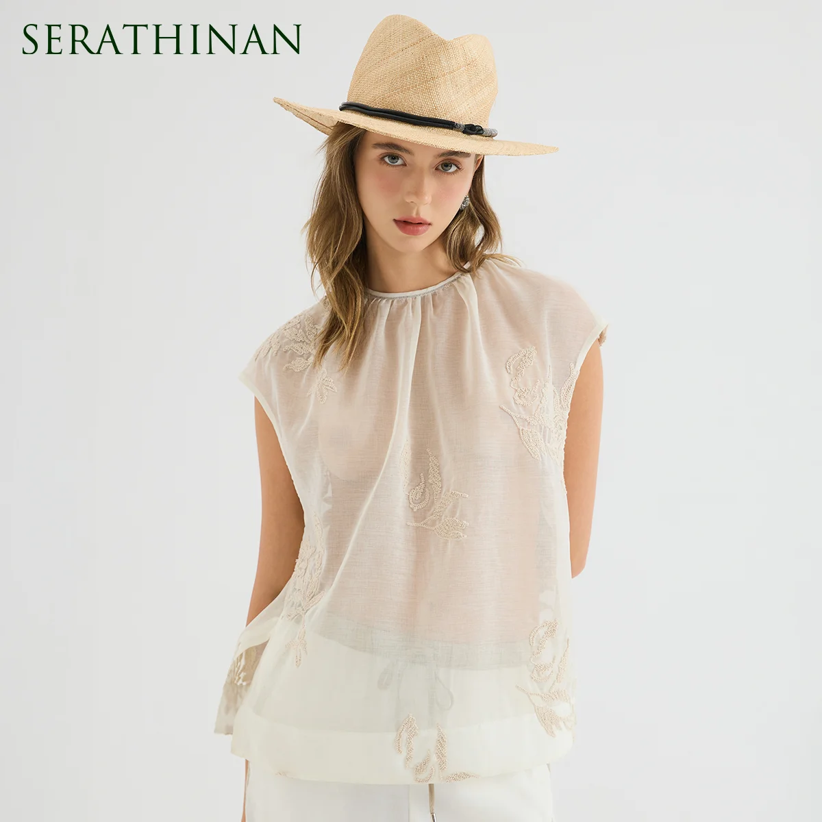 KL9613823 High End Sheer Organza Blouse Women's 100% Polyester Flower Embroidered Cotton Lined Cap Sleeve Loose Shirt
KL9613823 High End Sheer Organza Blouse Women's 100% Polyester Flower Embroidered Cotton Lined Cap Sleeve Loose Shirt