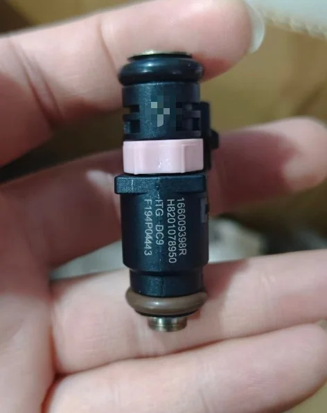 10x 166009398R fuel injector for Renault Duster, Captur, and Logan Sandero.
10x 166009398R fuel injector for Renault Duster, Captur, and Logan Sandero.
