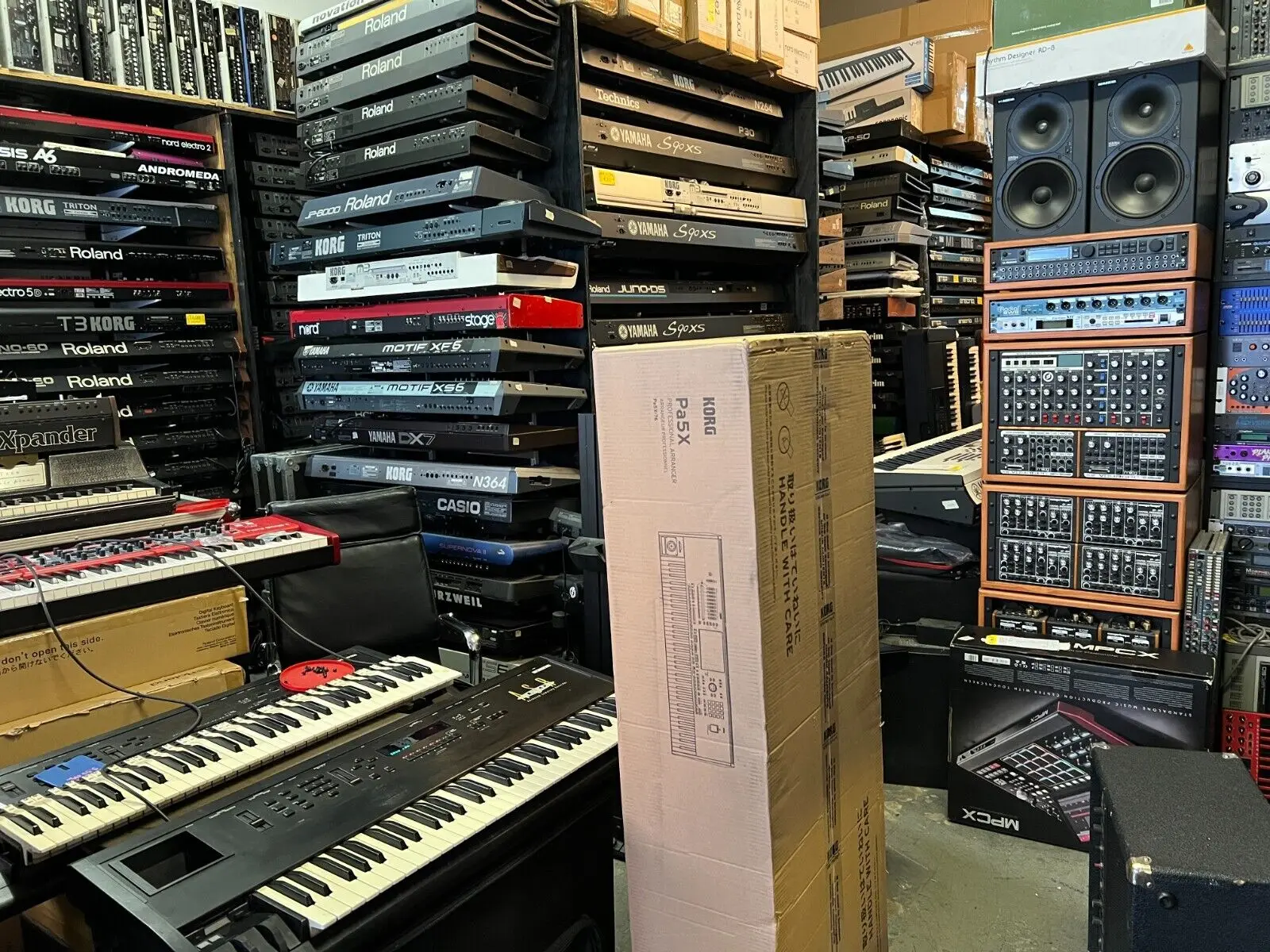 FAST SHIPPING K__org Pa-5X-76 76-Key Professional Arranger Keyboard
FAST SHIPPING K__org Pa-5X-76 76-Key Professional Arranger Keyboard