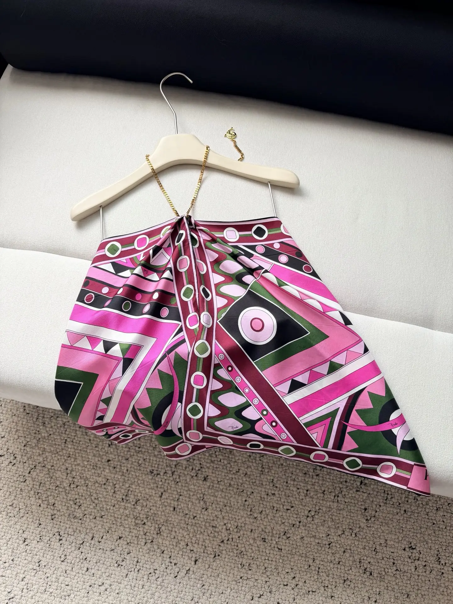 Puc 100% Real Silk Vintage Abstract Print Gold Chain Halter Top Pink Green Silk Scarf Style Camisole Sexy Beach Style Casual
Puc 100% Real Silk Vintage Abstract Print Gold Chain Halter Top Pink Green Silk Scarf Style Camisole Sexy Beach Style Casual
