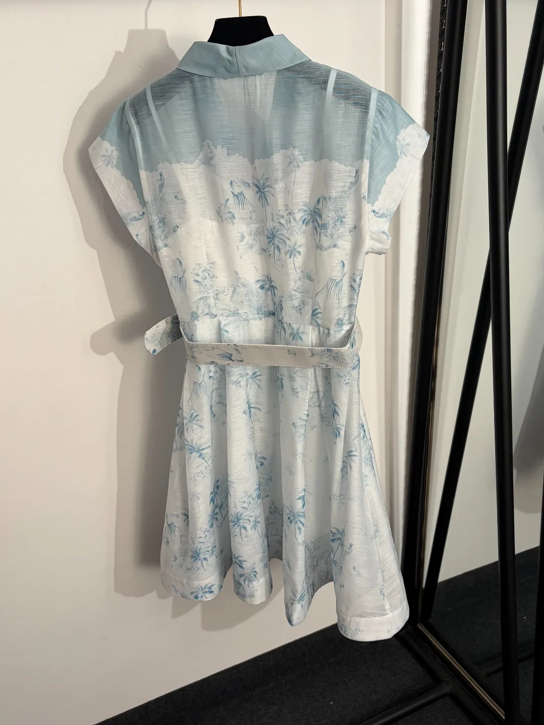 2026 Women's Summer New Ink Print Shirt Dress Belted Waist Slimming Dress ZX185167
2026 Women's Summer New Ink Print Shirt Dress Belted Waist Slimming Dress ZX185167